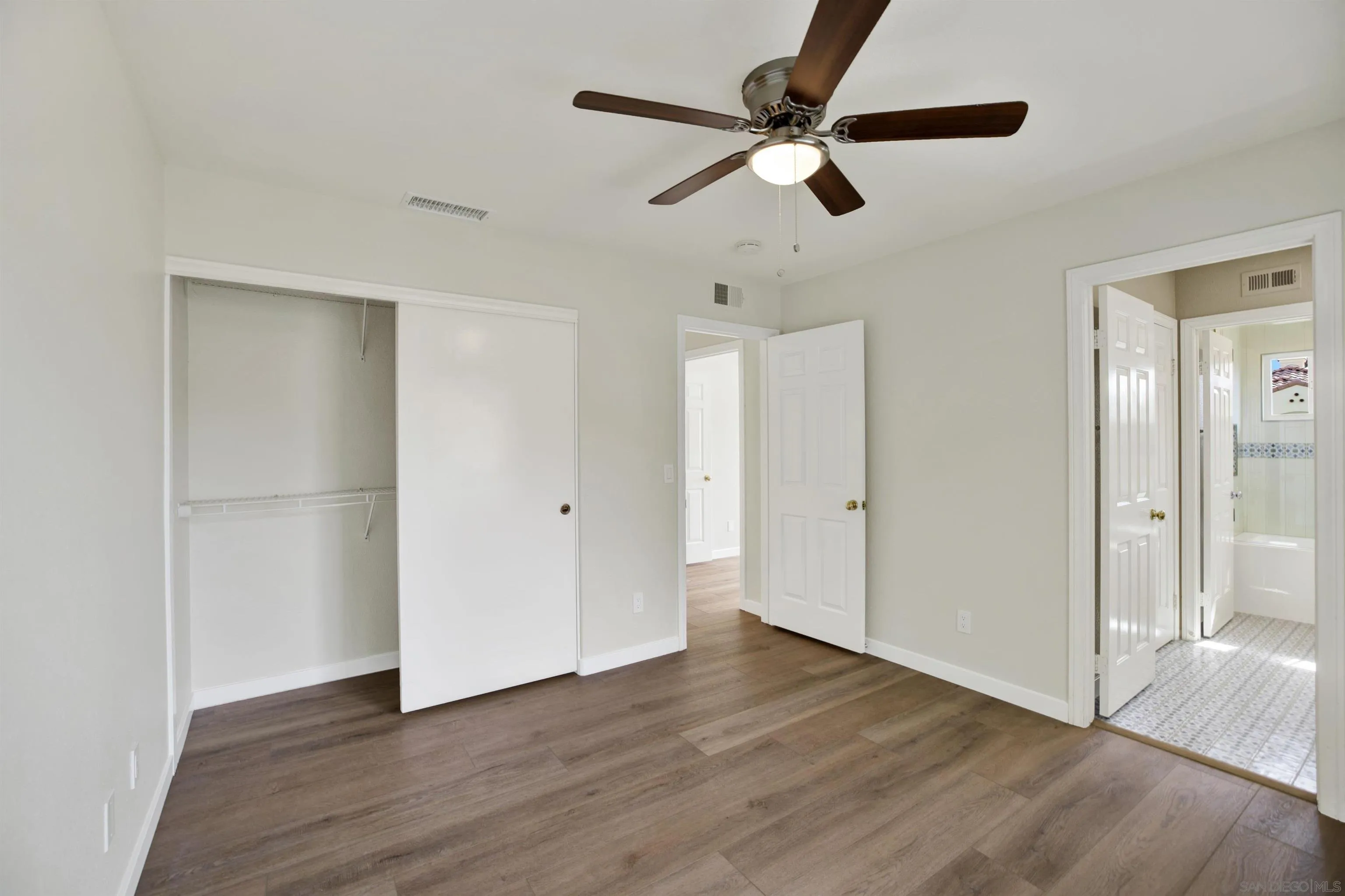 https://cdn.realtyfeed.com/cdn/127/260012489/100a4d8f4e272bd037365031feec8476.webp