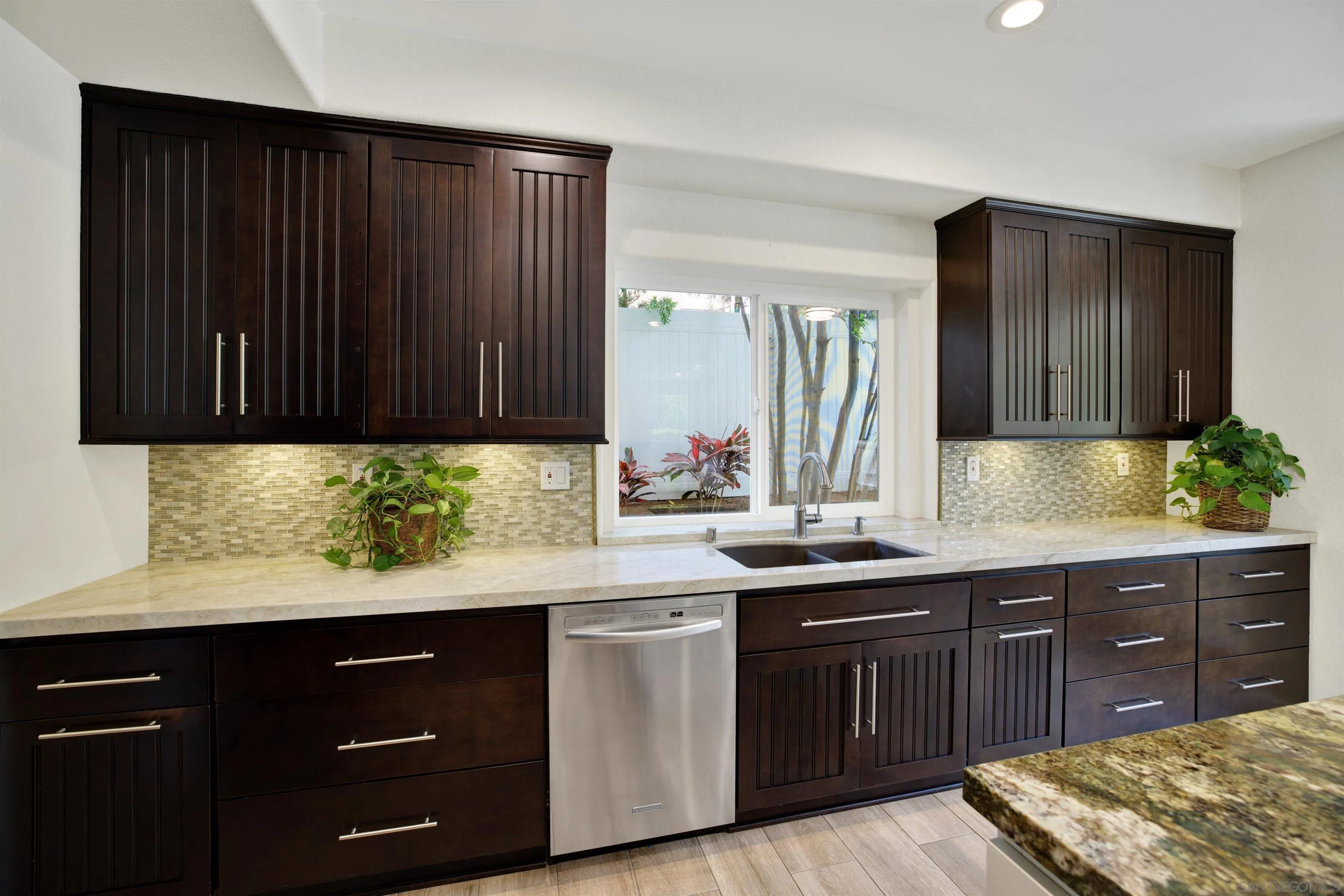 https://cdn.realtyfeed.com/cdn/127/260012489/43239e8cb64f8a32bd305611ec038ce1.webp
