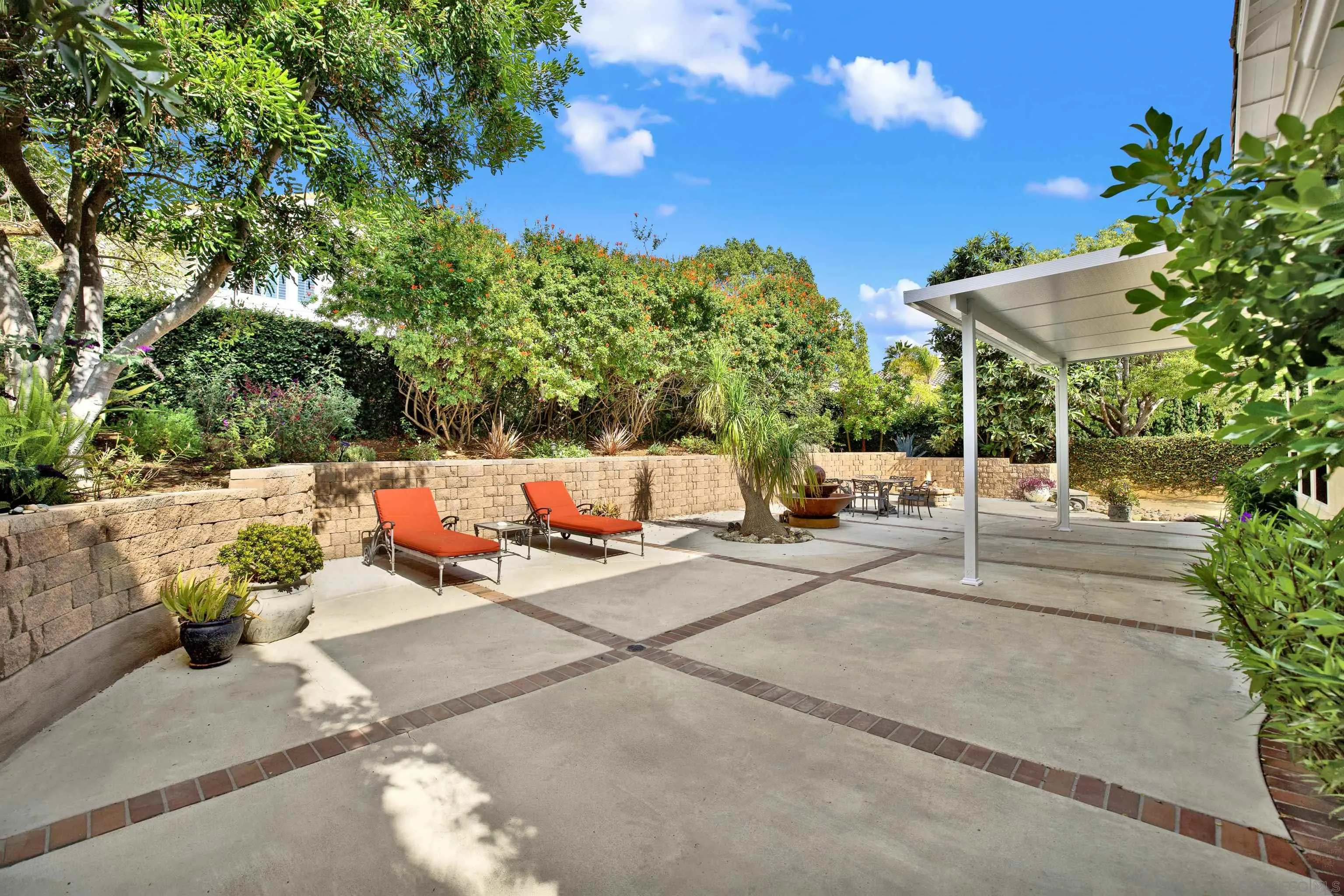 https://cdn.realtyfeed.com/cdn/127/260012489/5deb61f55376f9a43746f733042fba66.webp