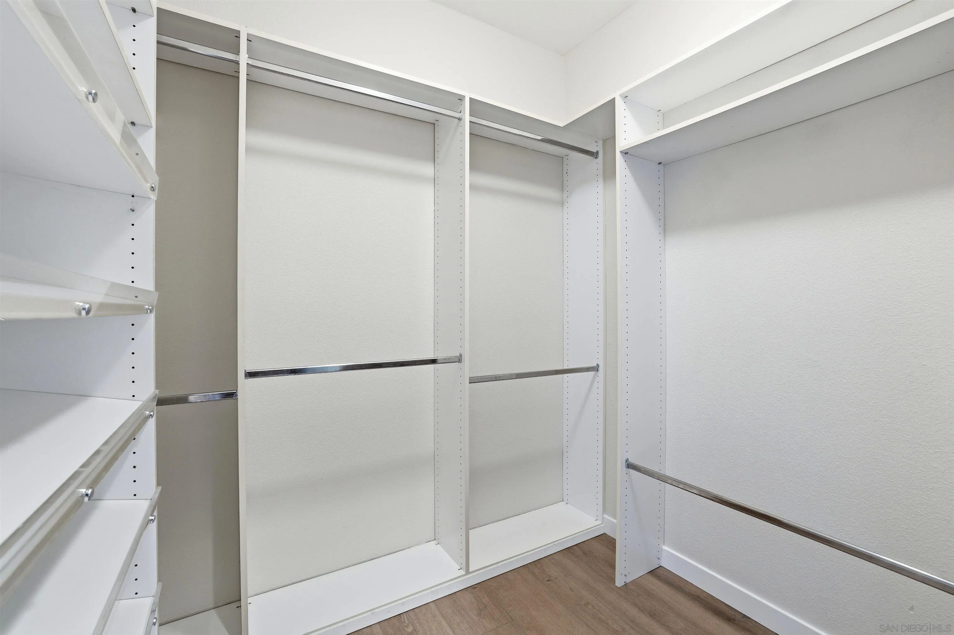 https://cdn.realtyfeed.com/cdn/127/260012489/774bafa3ade72d34b5ca5d2170866e7a.webp