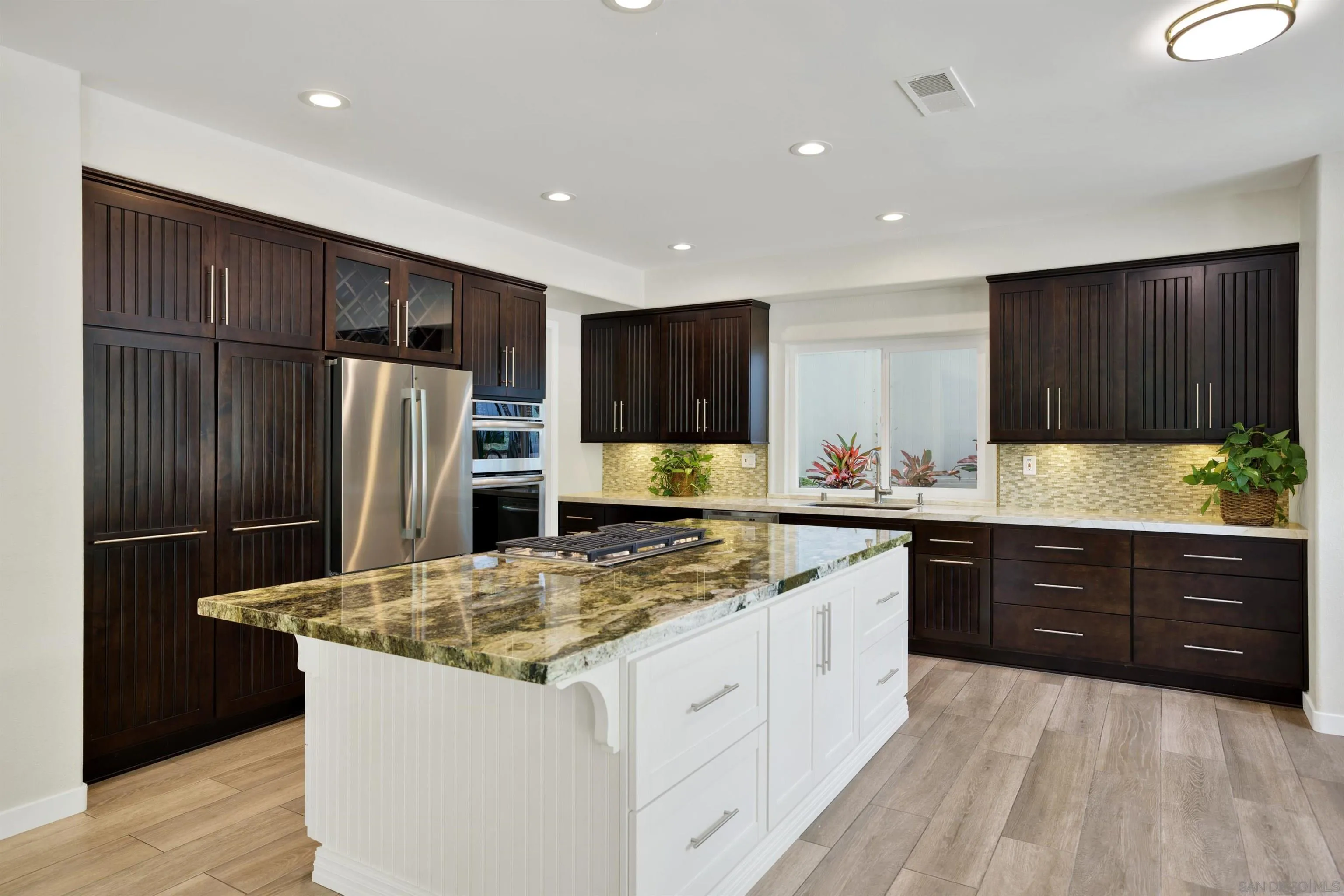 https://cdn.realtyfeed.com/cdn/127/260012489/77ab6303be176981b3ac6cbb252c9e42.webp