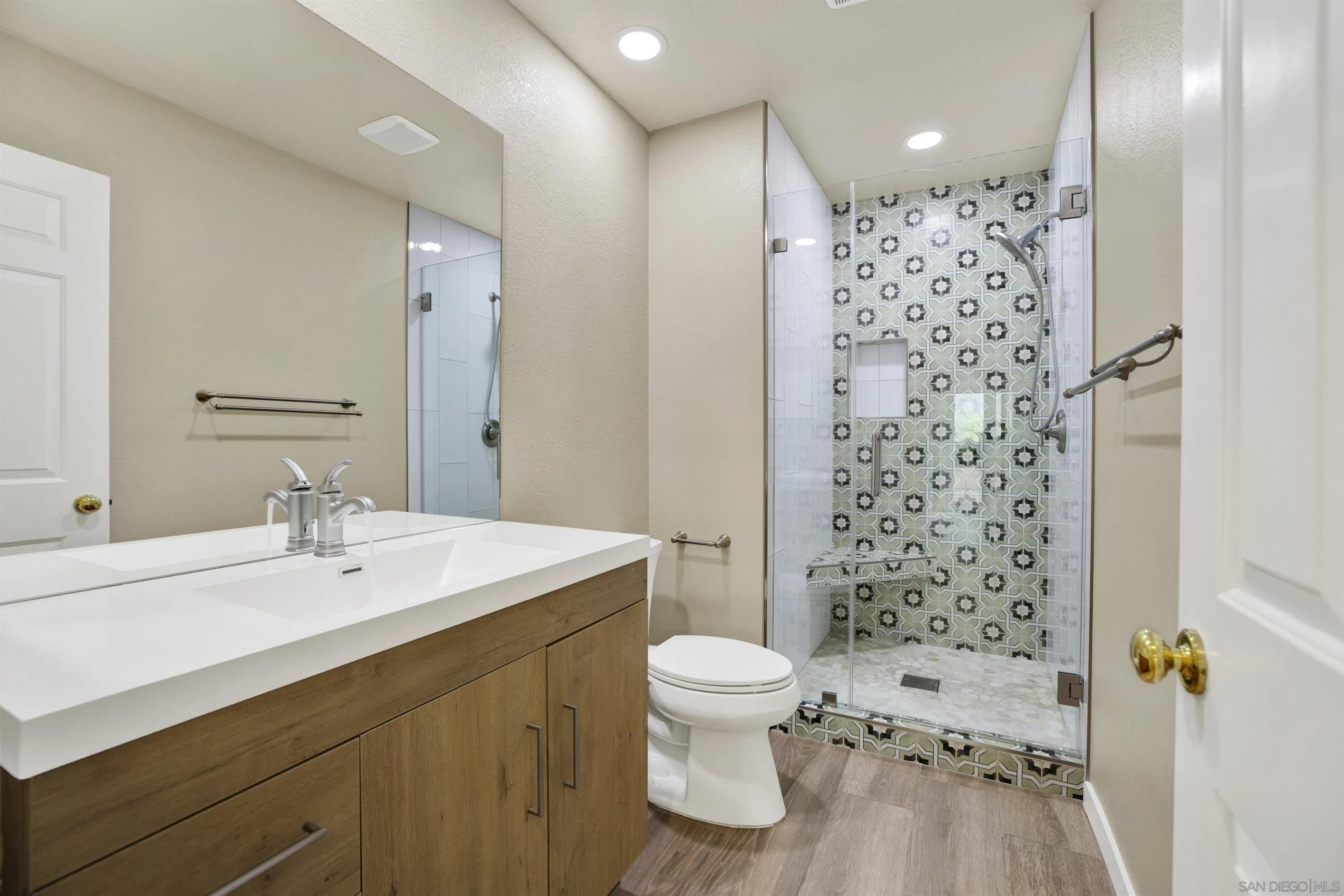 https://cdn.realtyfeed.com/cdn/127/260012489/82af33ecda5f748b59b3e5bec558dce5.webp