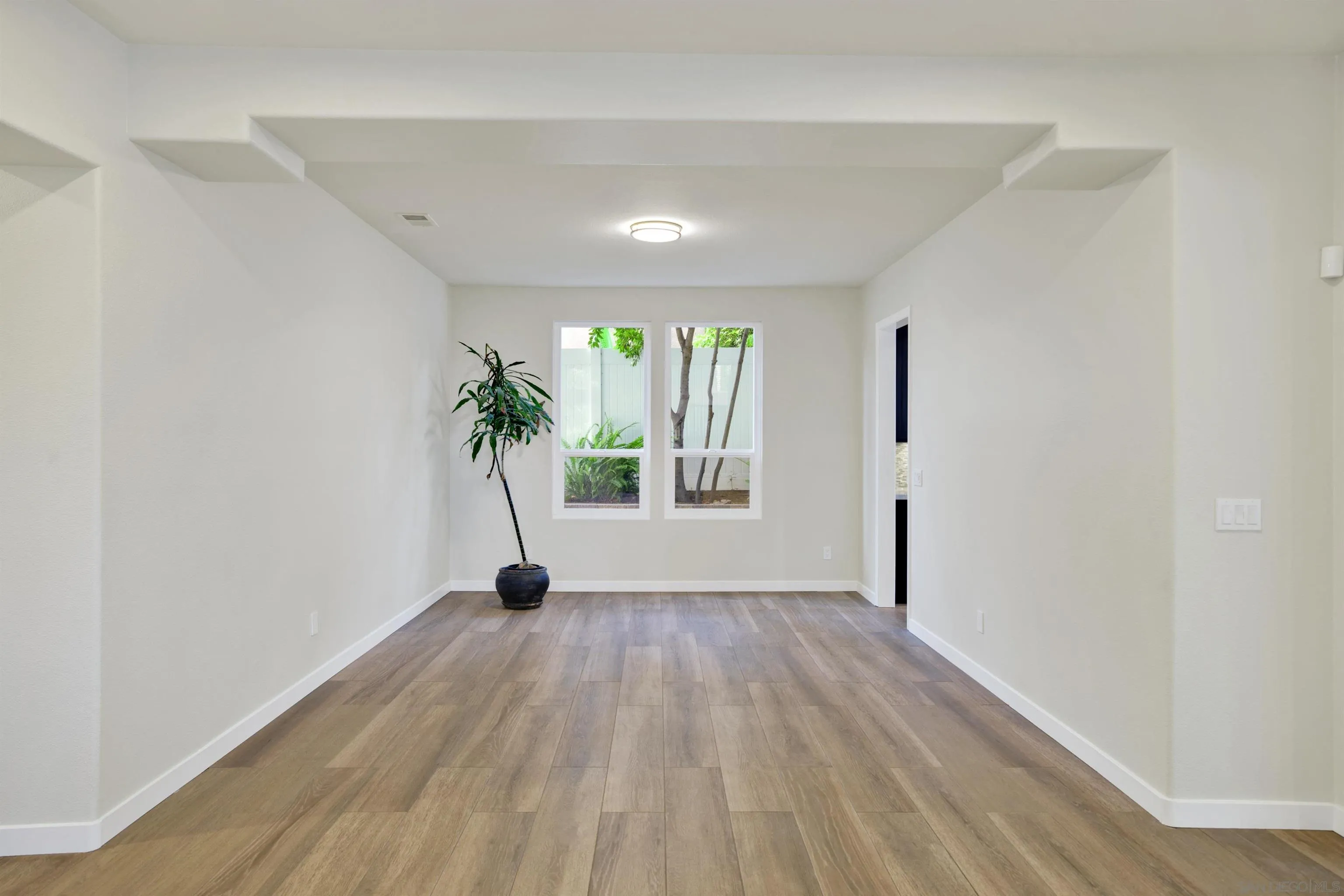 https://cdn.realtyfeed.com/cdn/127/260012489/85c4c109afe574d5da047d4bb8e7643d.webp