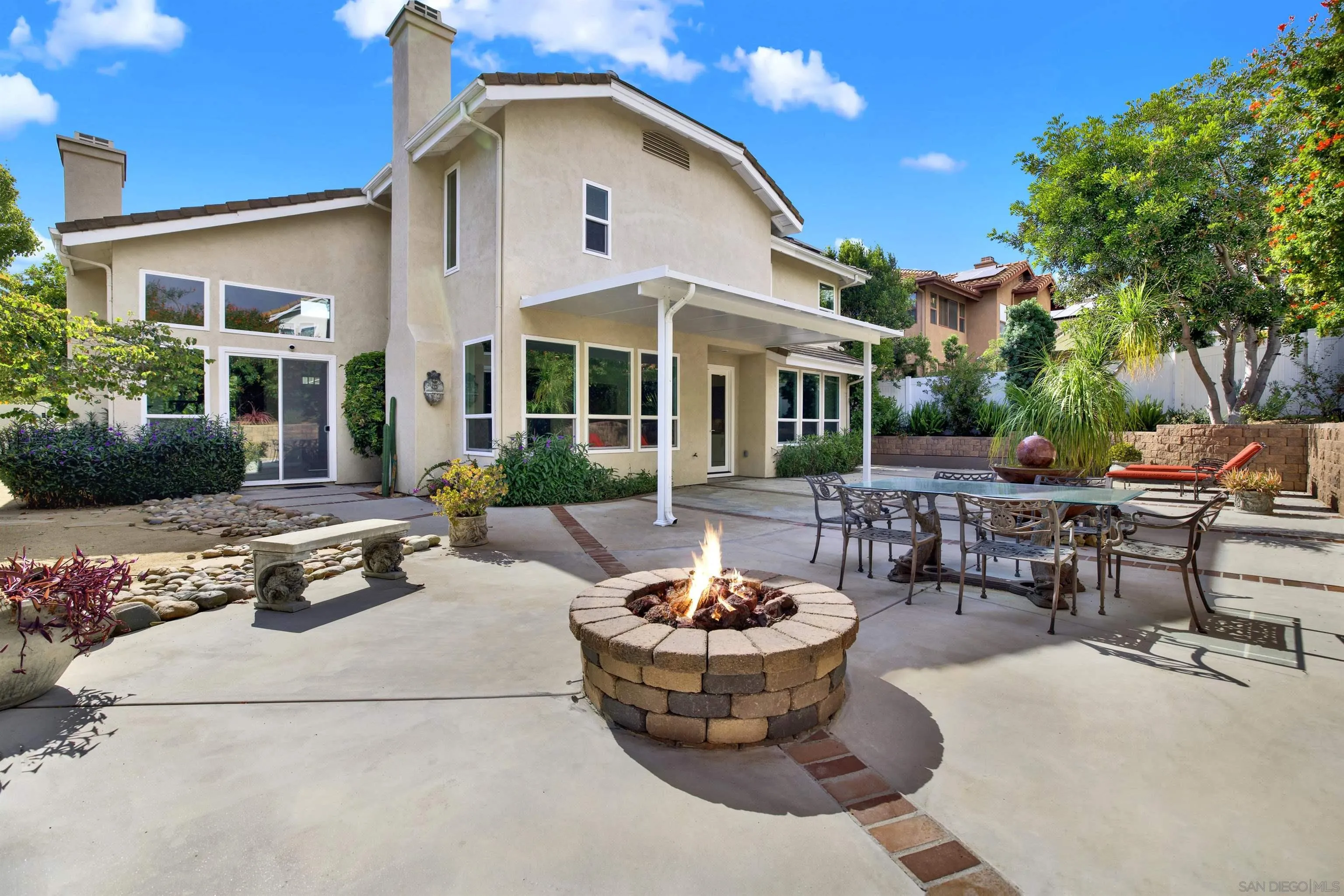 https://cdn.realtyfeed.com/cdn/127/260012489/a66d73a762368f1d7bbc95330f854061.webp
