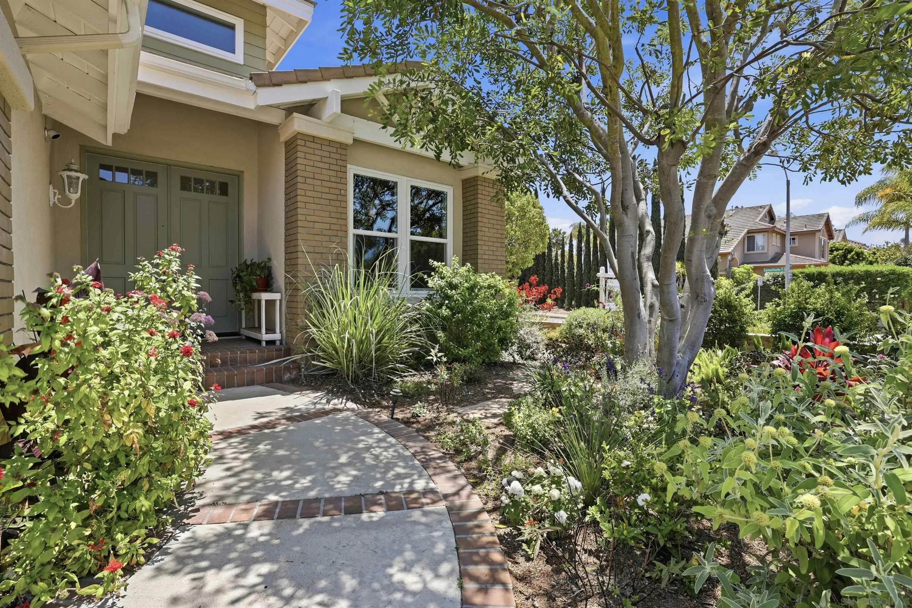 https://cdn.realtyfeed.com/cdn/127/260012489/ab8deaceb76b09a026783ecce5b679ef.webp