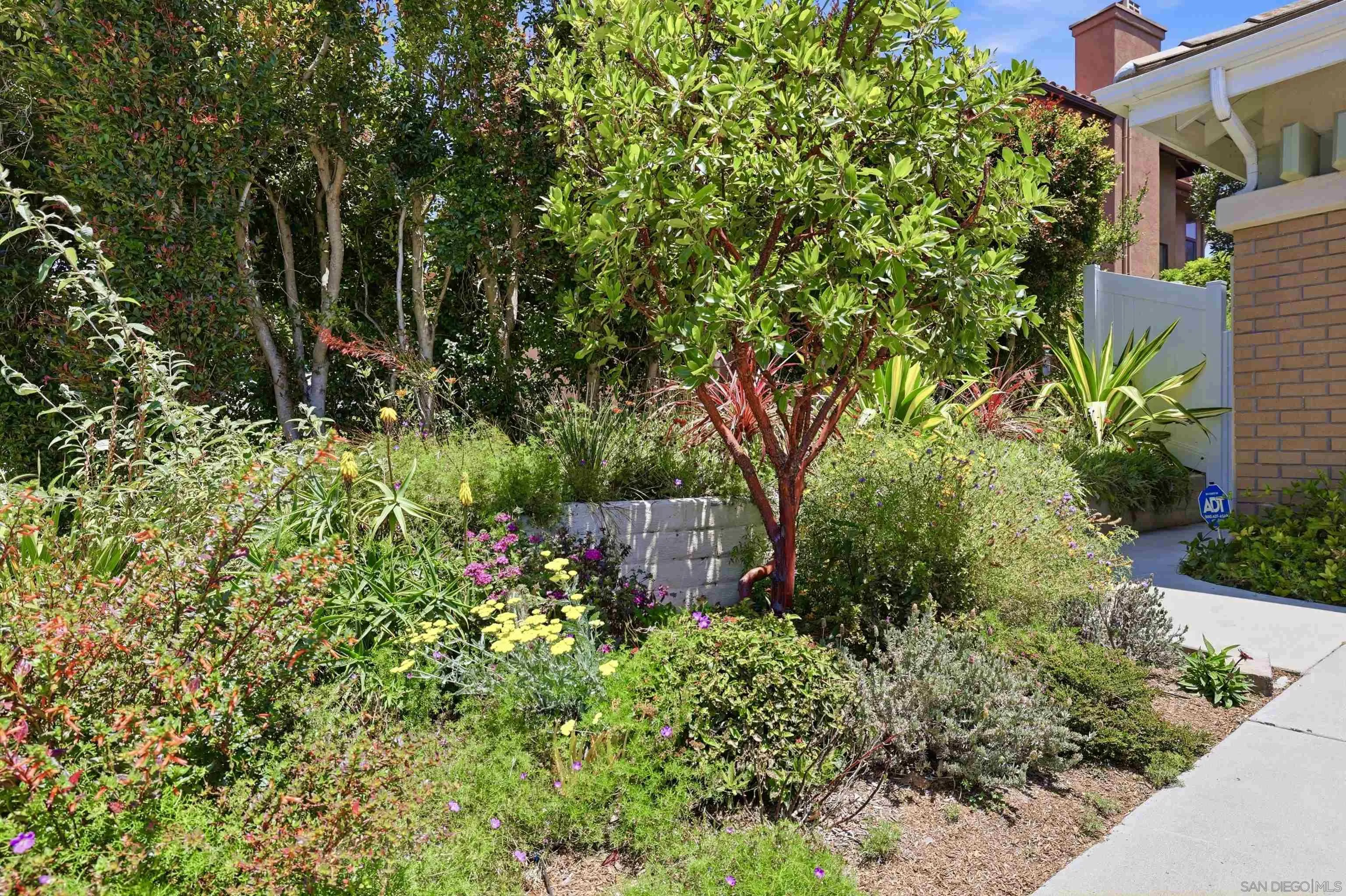 https://cdn.realtyfeed.com/cdn/127/260012489/b662e7d23583a2d6b9c0a58d4f74718c.webp