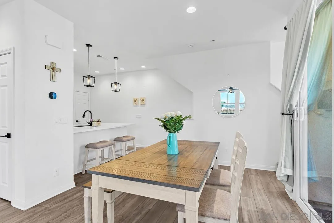 https://cdn.realtyfeed.com/cdn/127/260012491/03d6eac1c54ba6570785408edfef1fd5.webp