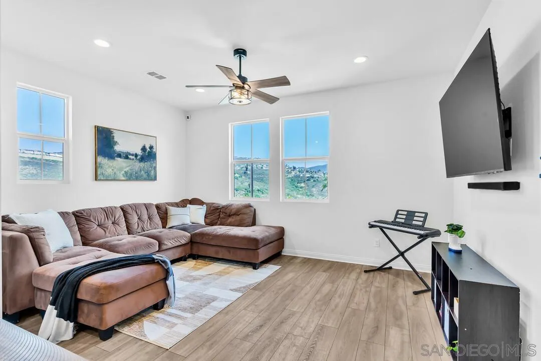 https://cdn.realtyfeed.com/cdn/127/260012491/449b3102195ffe99601ba72d58a7088e.webp