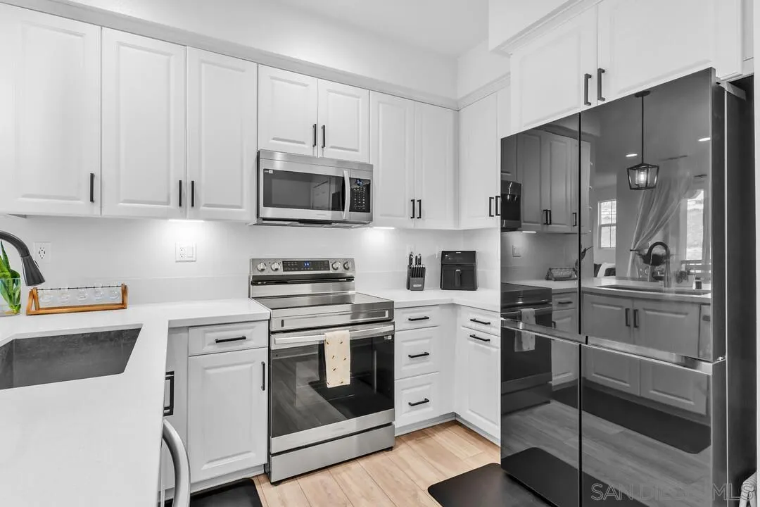 https://cdn.realtyfeed.com/cdn/127/260012491/52f7d35c0876d1ab10c67e73aad15d34.webp
