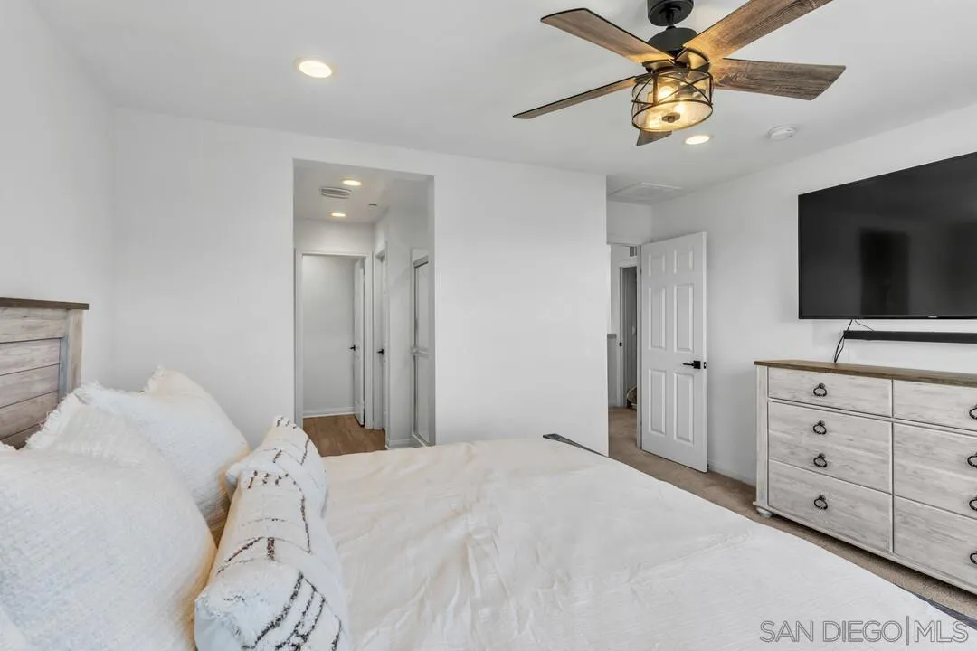 https://cdn.realtyfeed.com/cdn/127/260012491/56aaa0043a79122cbf99c57860a899e0.webp