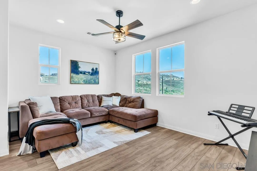 https://cdn.realtyfeed.com/cdn/127/260012491/779623f5f5575dd6999933af875394ff.webp