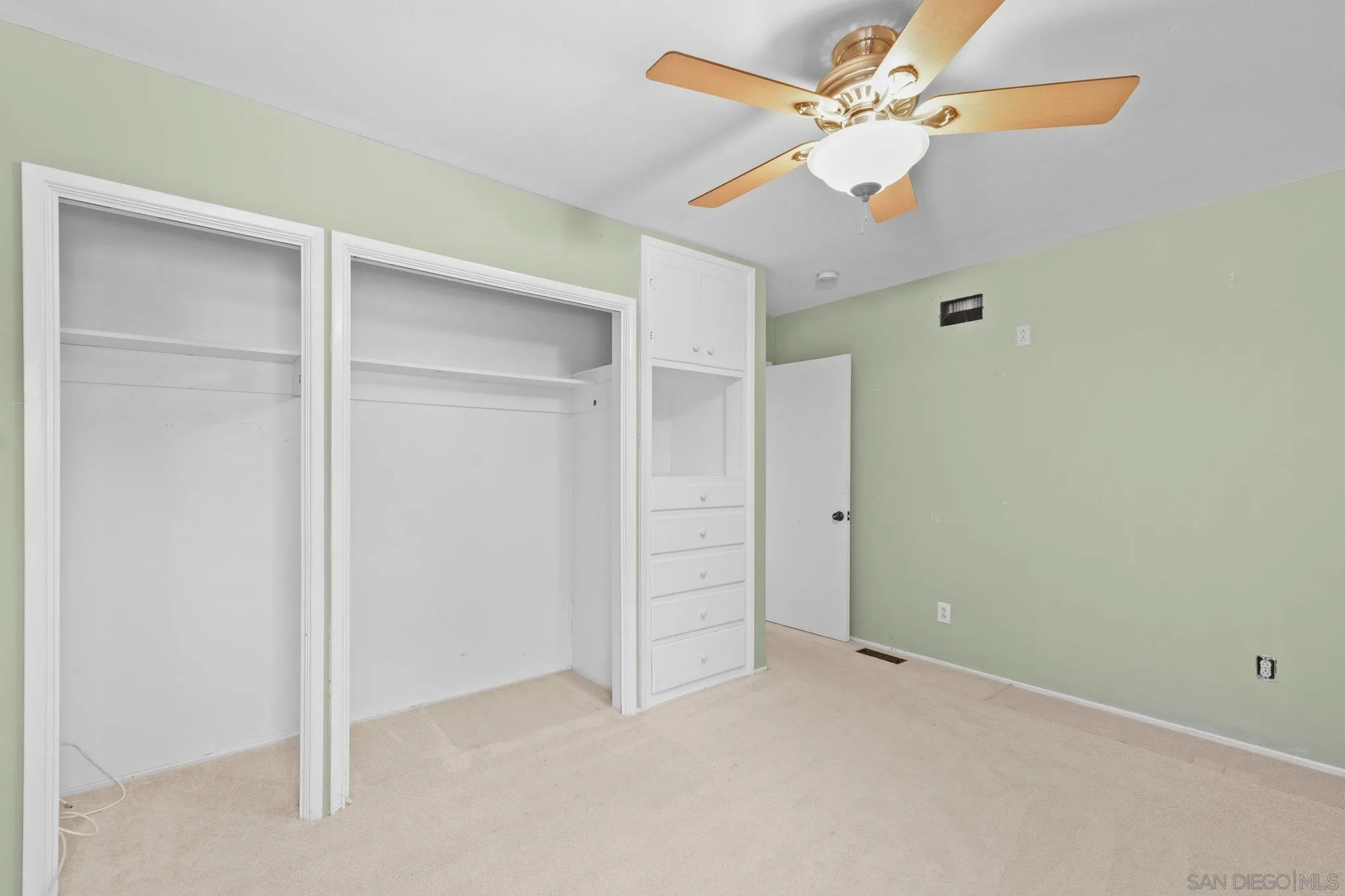 https://cdn.realtyfeed.com/cdn/127/260012492/097d4f67603c388c541c39652f45b1b5.webp