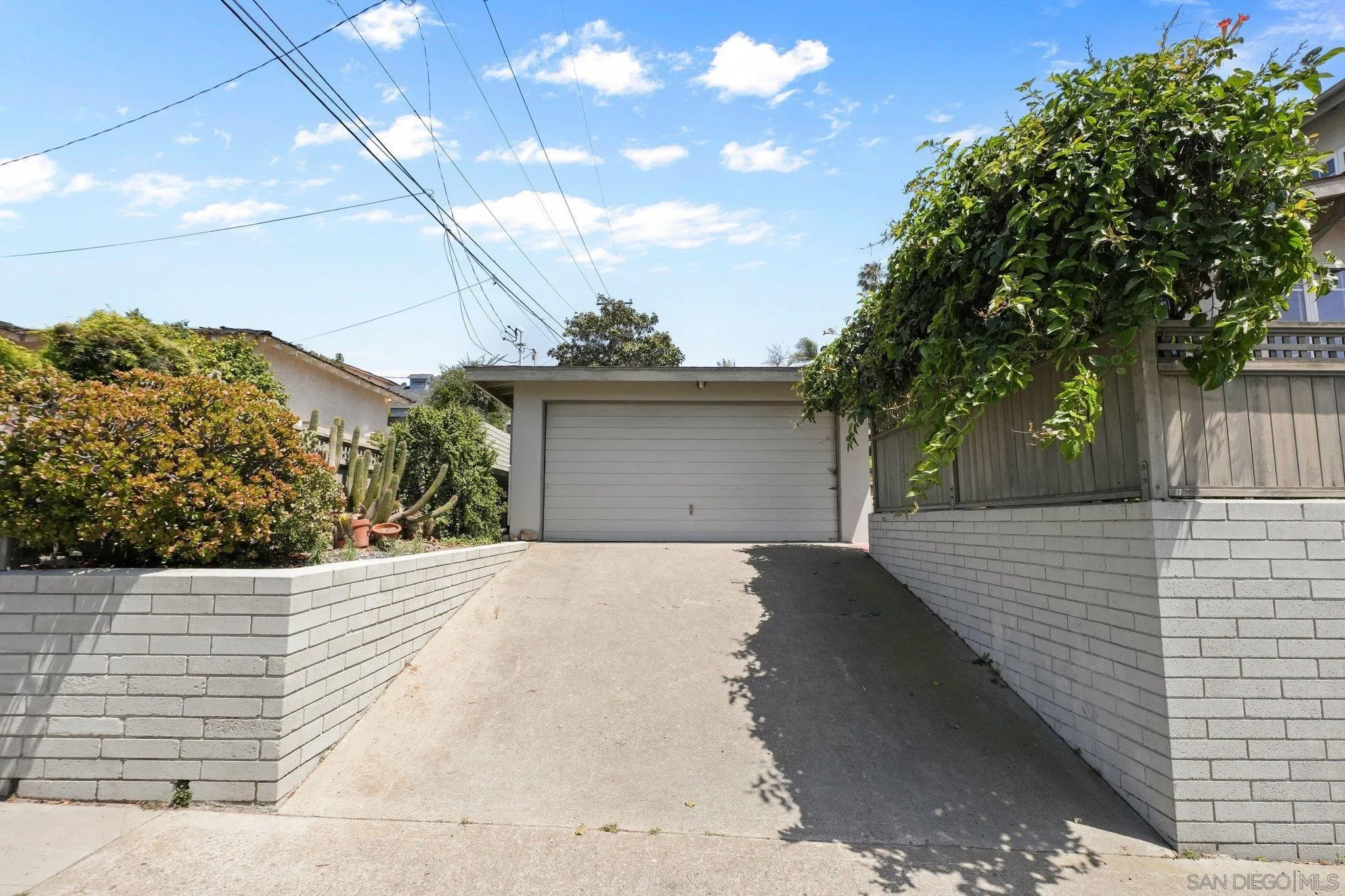 https://cdn.realtyfeed.com/cdn/127/260012492/0dbb4b8b98adead9172d5e3e68dabf27.webp