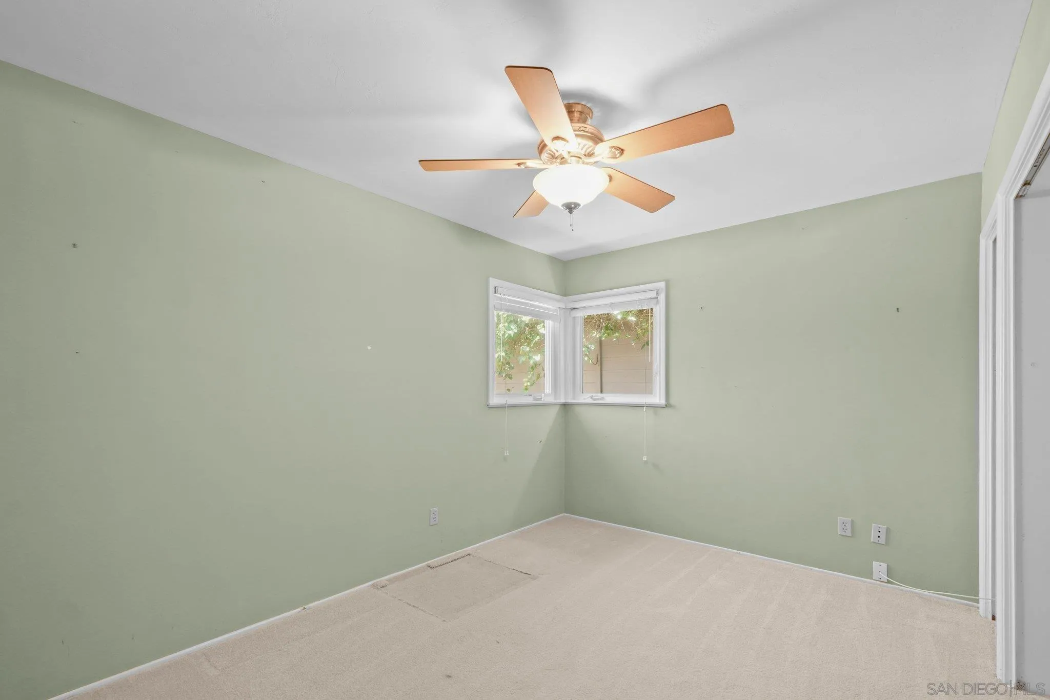 https://cdn.realtyfeed.com/cdn/127/260012492/32b11adfd7dd24f11ba539941e9020a1.webp