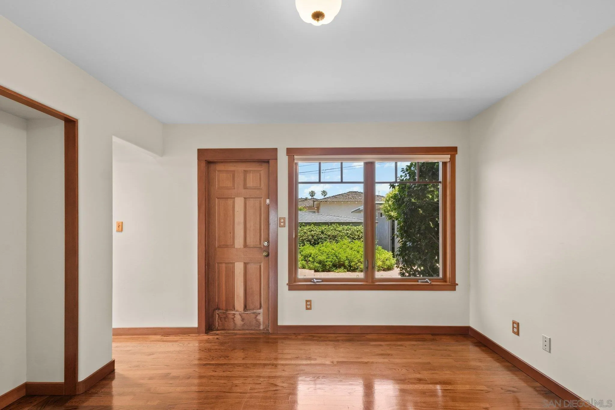 https://cdn.realtyfeed.com/cdn/127/260012492/a10e4284fc0f59ed5ad500e01da1c886.webp