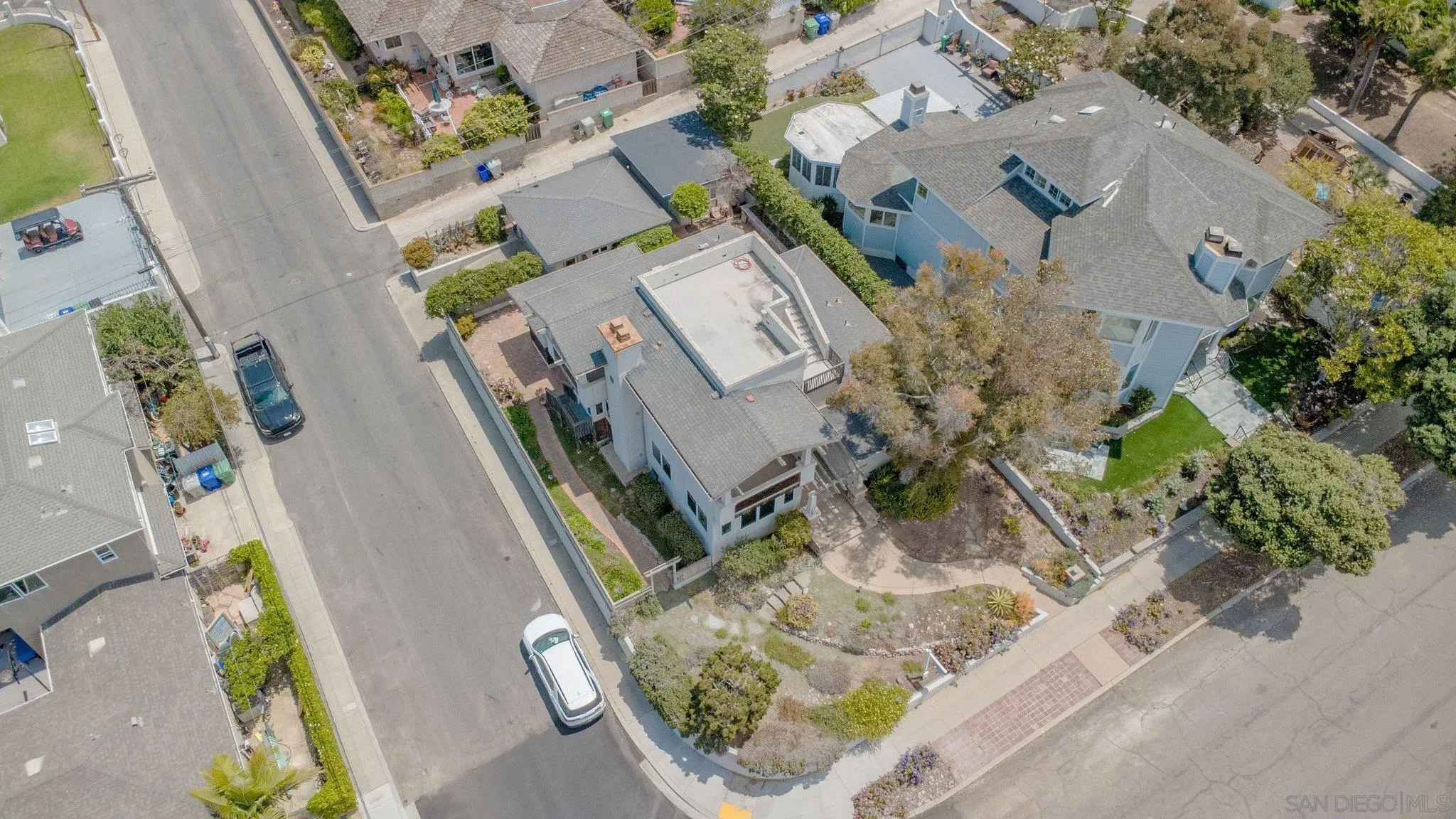 https://cdn.realtyfeed.com/cdn/127/260012492/a2cf01cef0d06eef026f3b2661cee448.webp