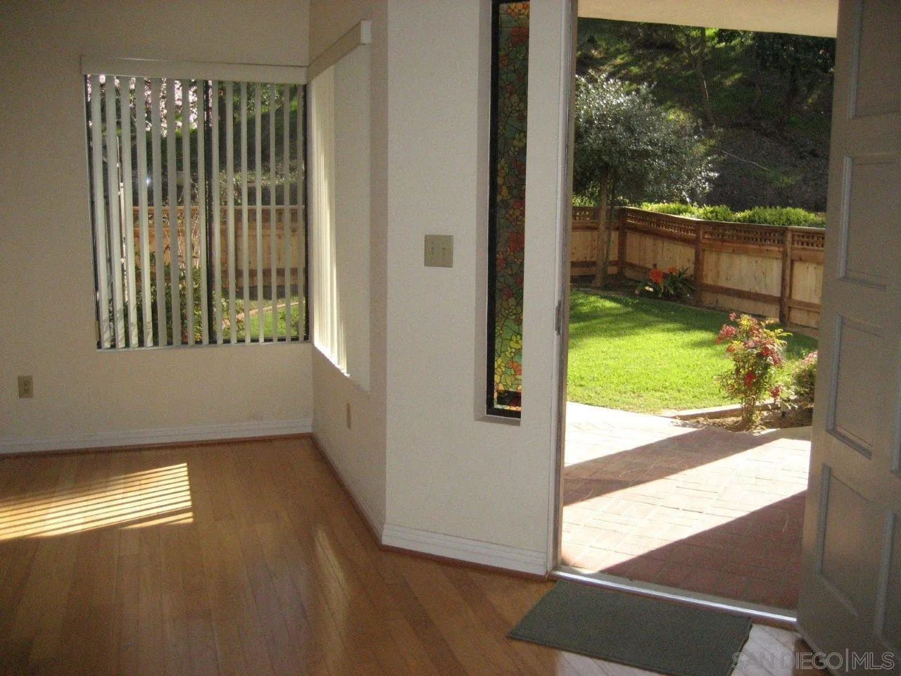Photo #4: 260012494 Listing: Photo #4