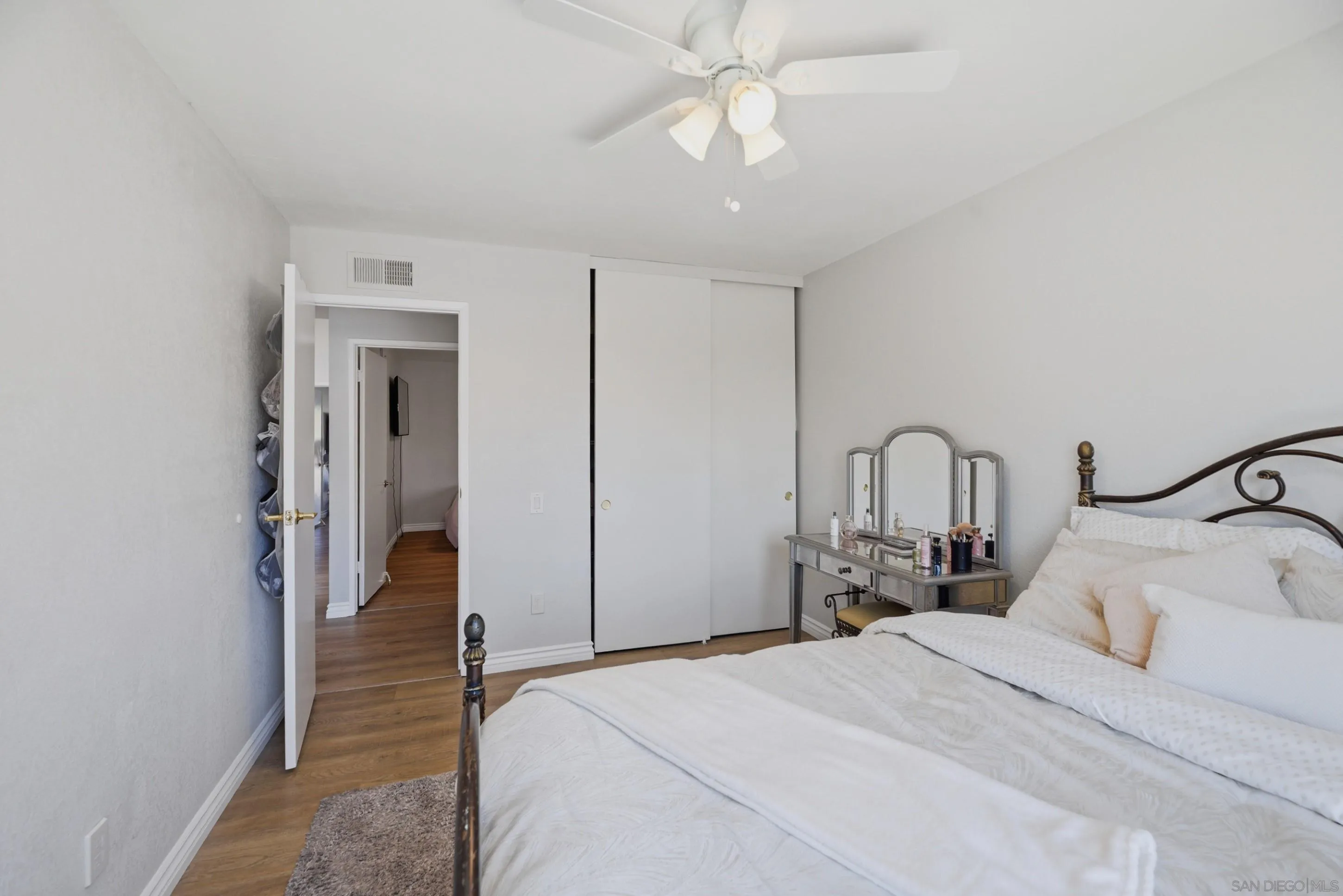 https://cdn.realtyfeed.com/cdn/127/260012497/202bb0c45df8100e257801eeacf8f5ec.webp