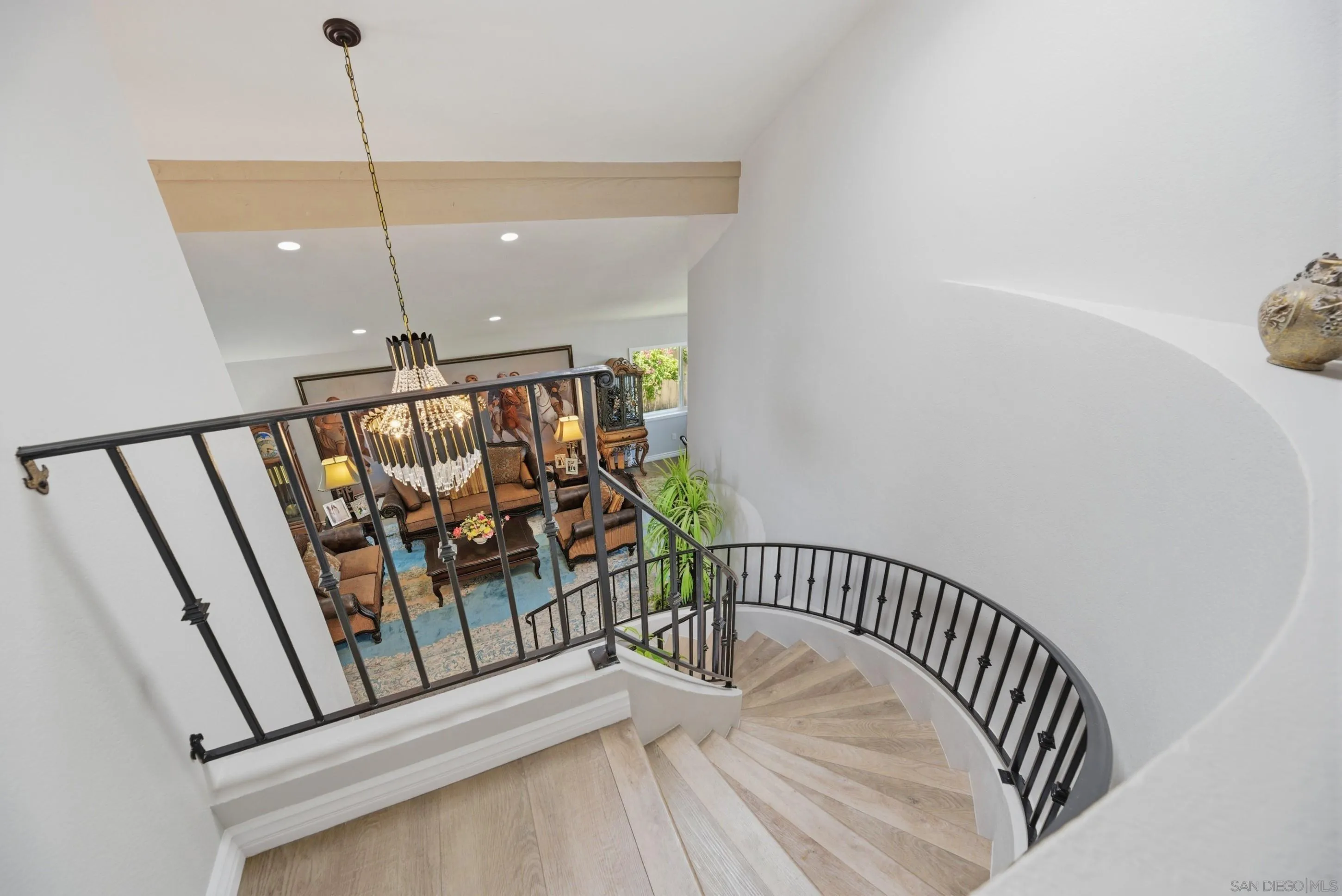 https://cdn.realtyfeed.com/cdn/127/260012497/3ad6451cb0ec173d9350966cdae02578.webp