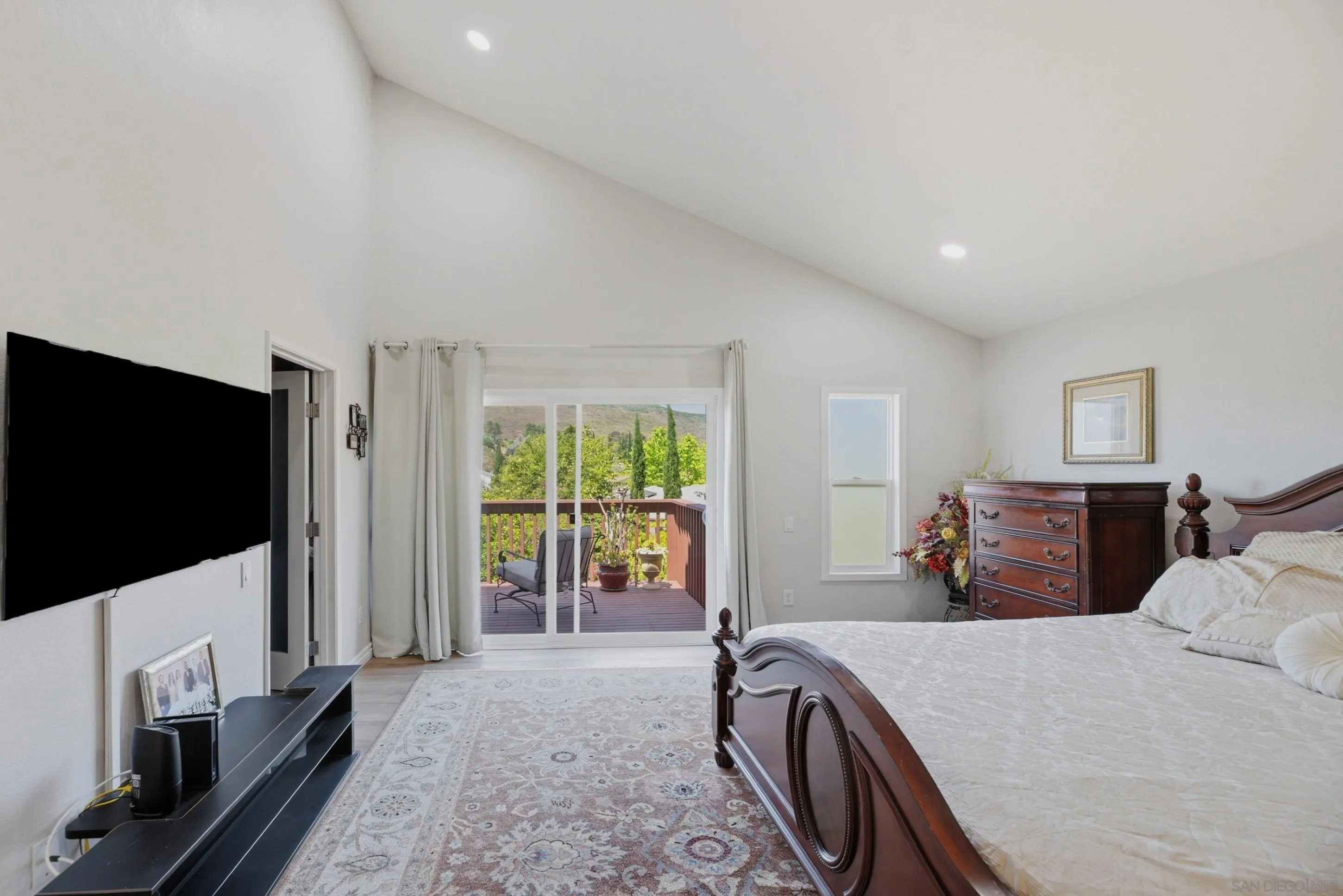 https://cdn.realtyfeed.com/cdn/127/260012497/4271369162e233d4d47509d5f42dae5e.webp
