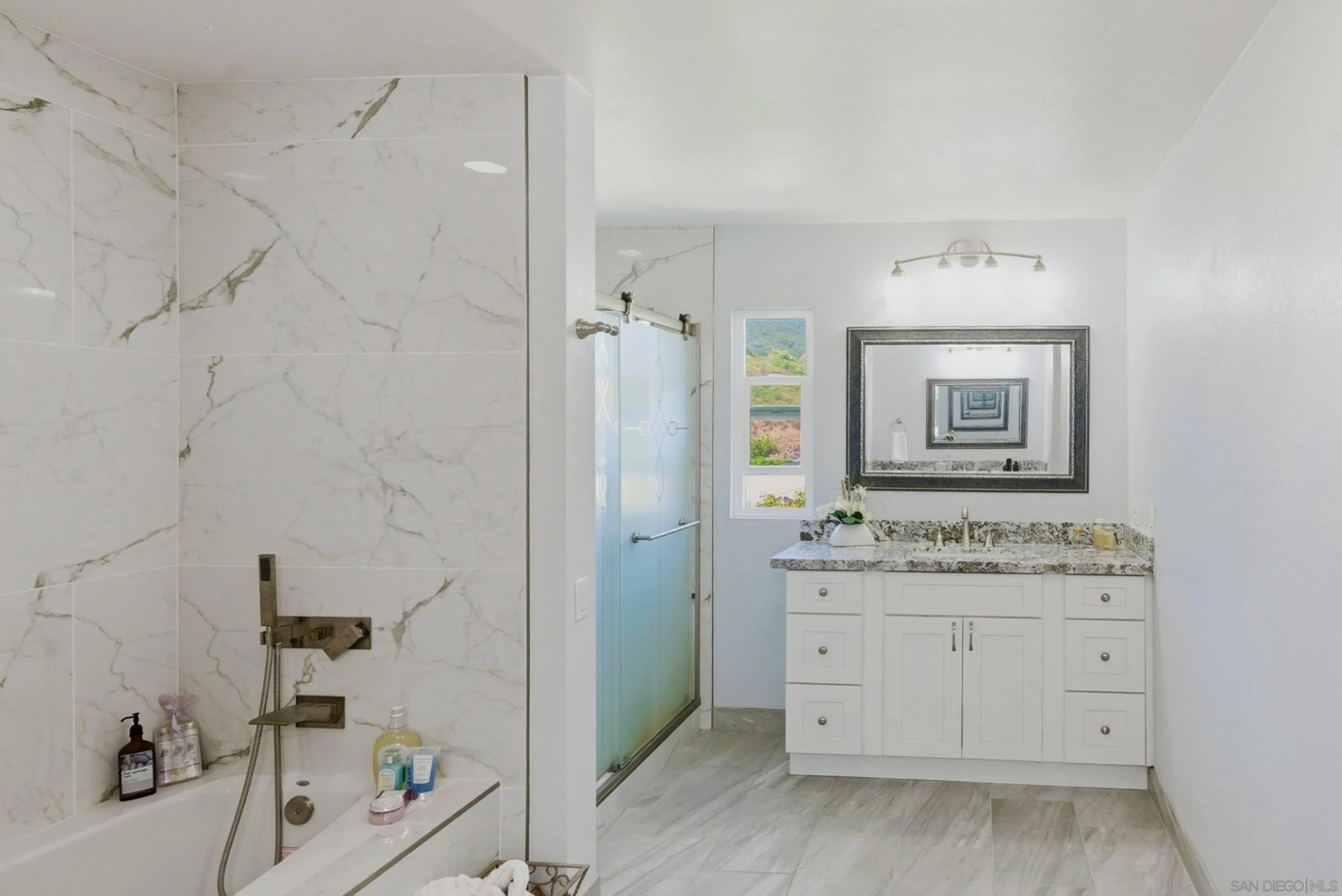 https://cdn.realtyfeed.com/cdn/127/260012497/4bf06ac20287e411678430fb69d215bc.webp