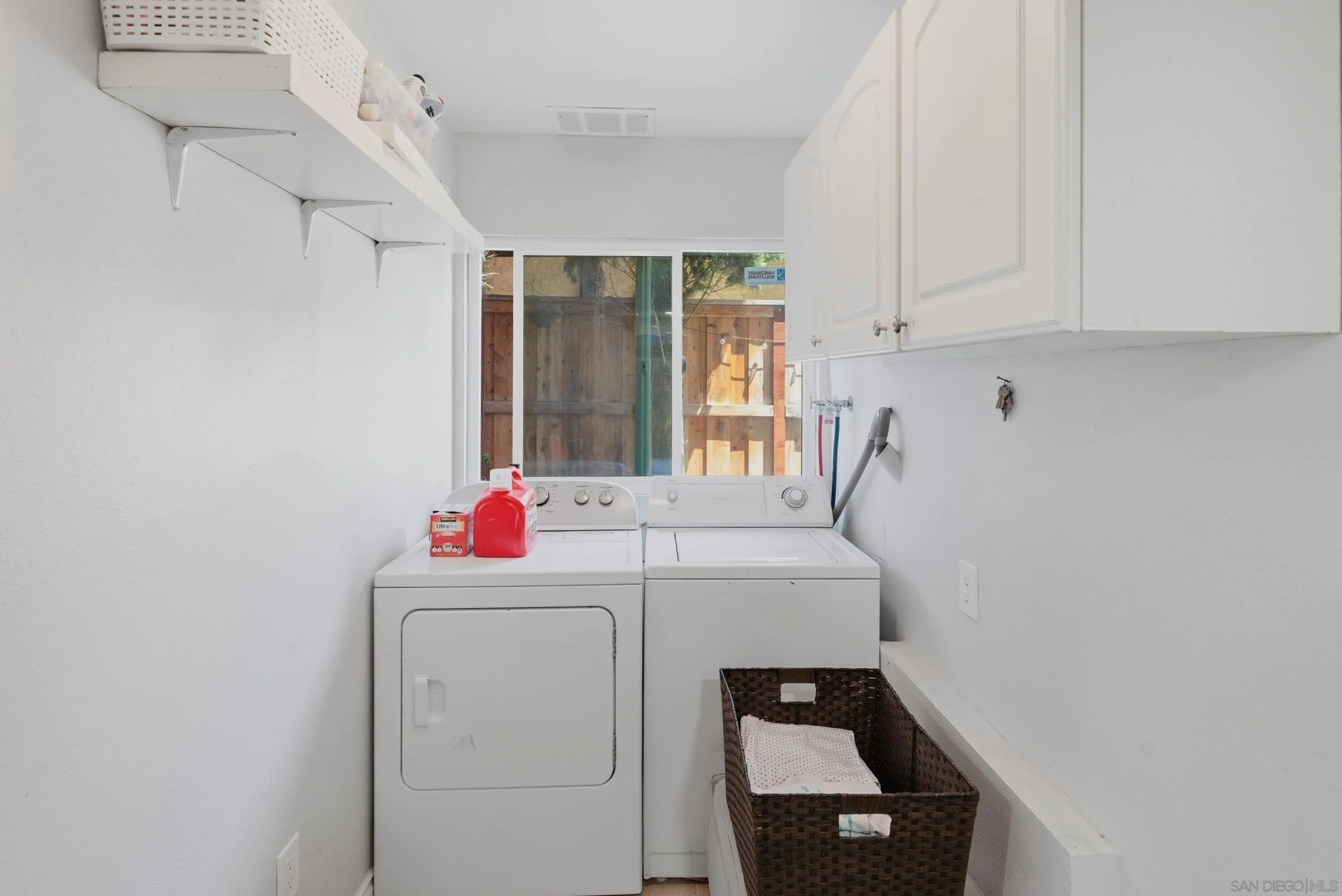 https://cdn.realtyfeed.com/cdn/127/260012497/81f6719cfddd93375fff9ea252fb7075.webp