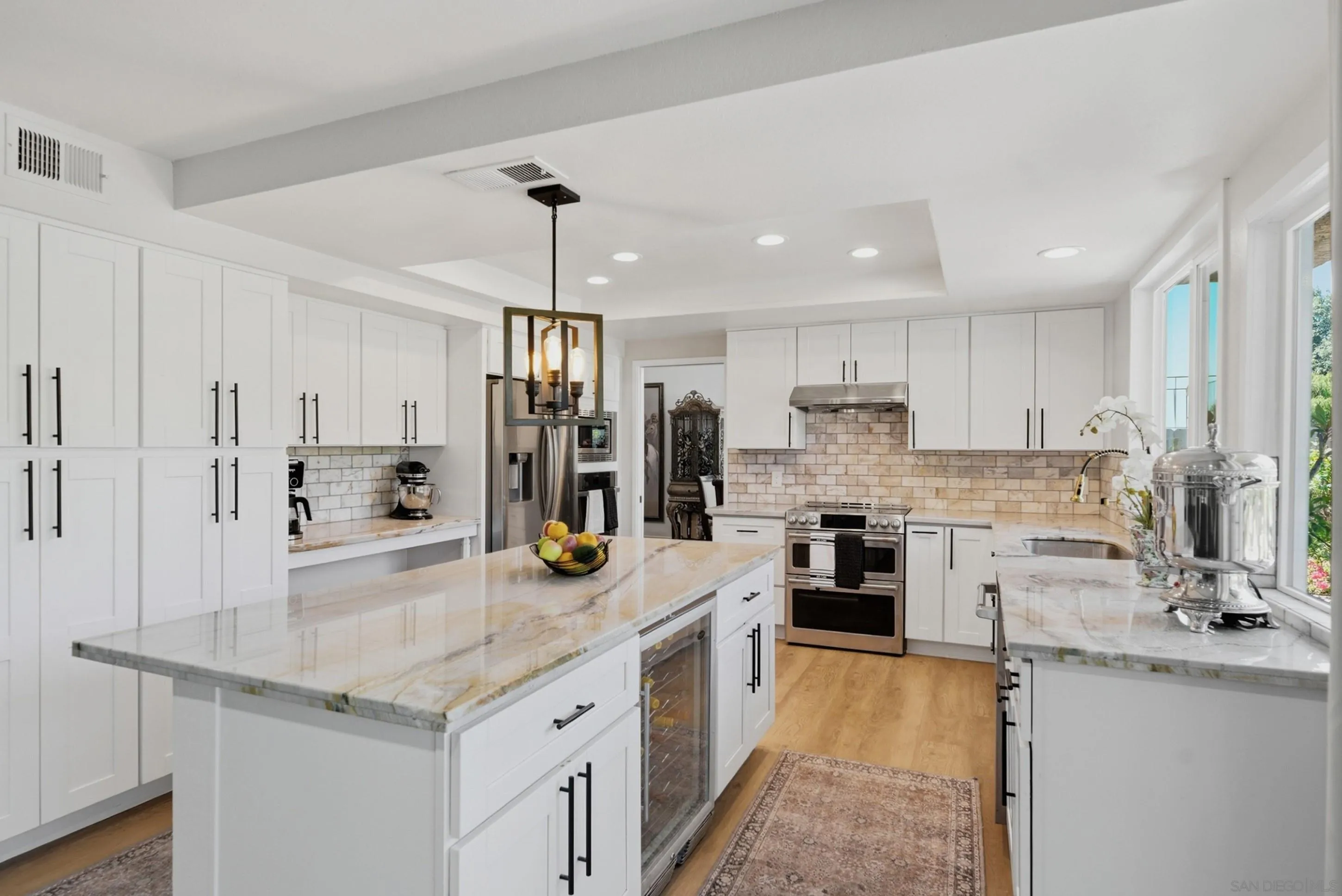 https://cdn.realtyfeed.com/cdn/127/260012497/8d305b7ca6b6ac89751110dc601f3a96.webp