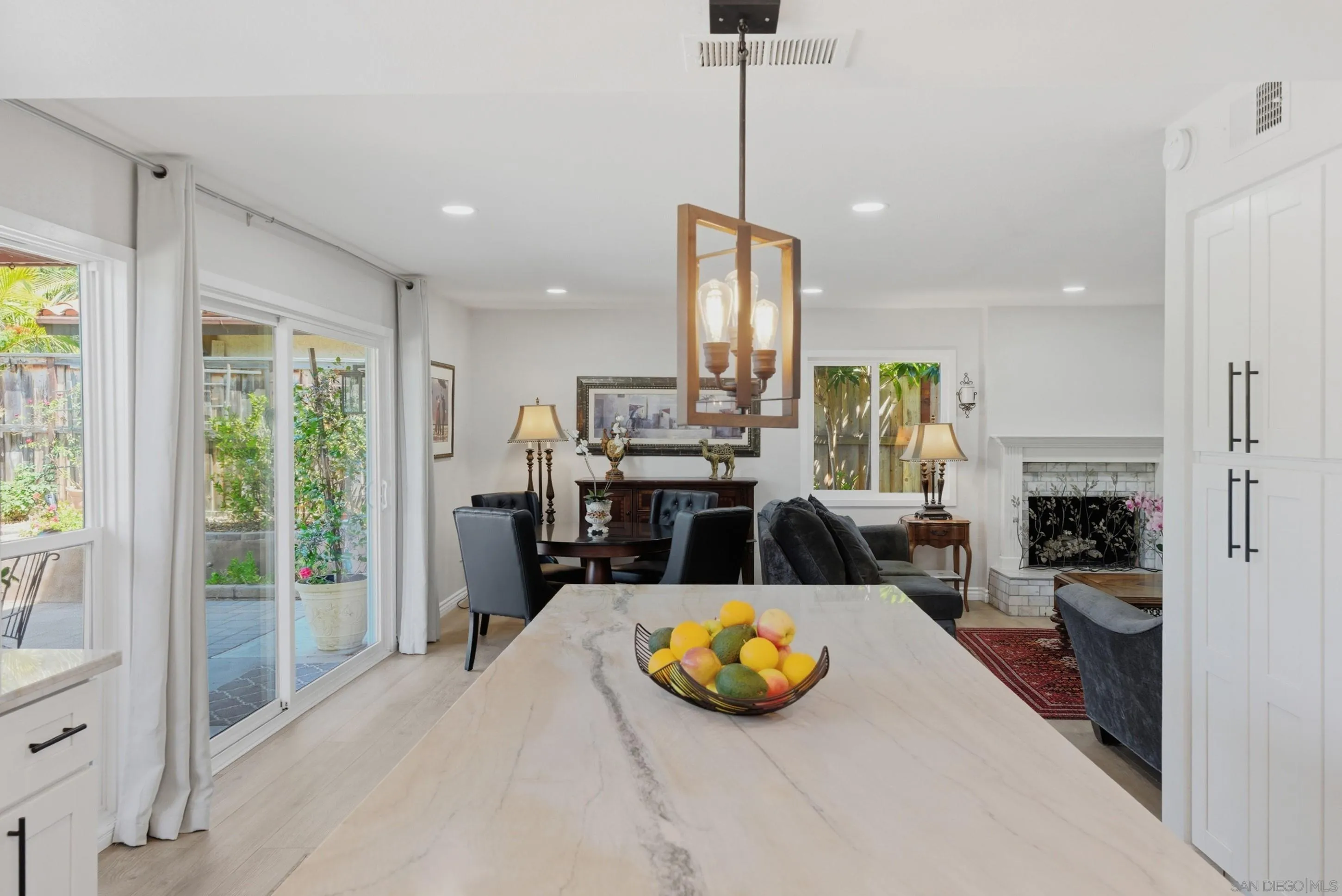 https://cdn.realtyfeed.com/cdn/127/260012497/931d7f61b8da191af283f926743c9bdb.webp