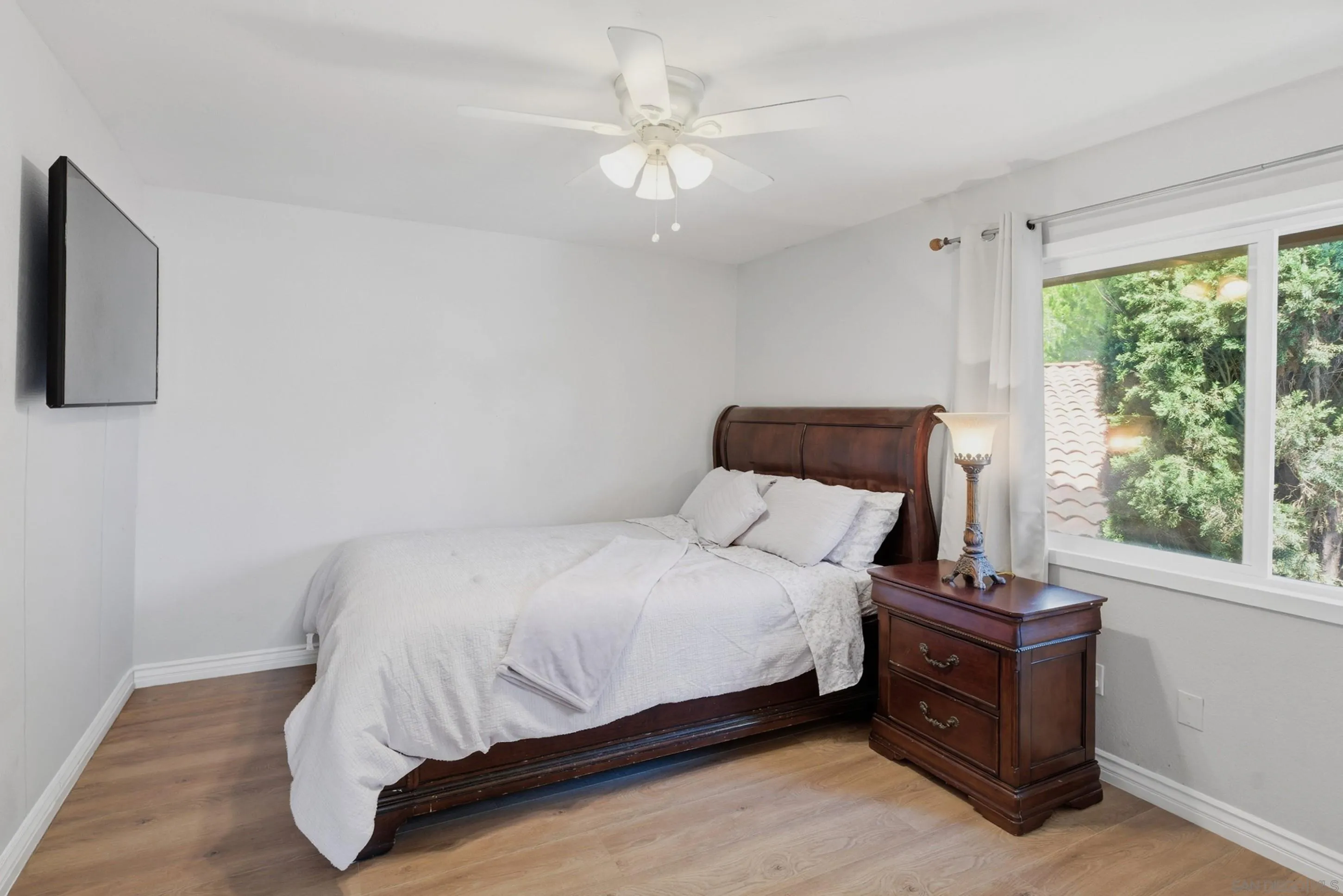 https://cdn.realtyfeed.com/cdn/127/260012497/bd8bf16f69800831061f722354cd8e6b.webp