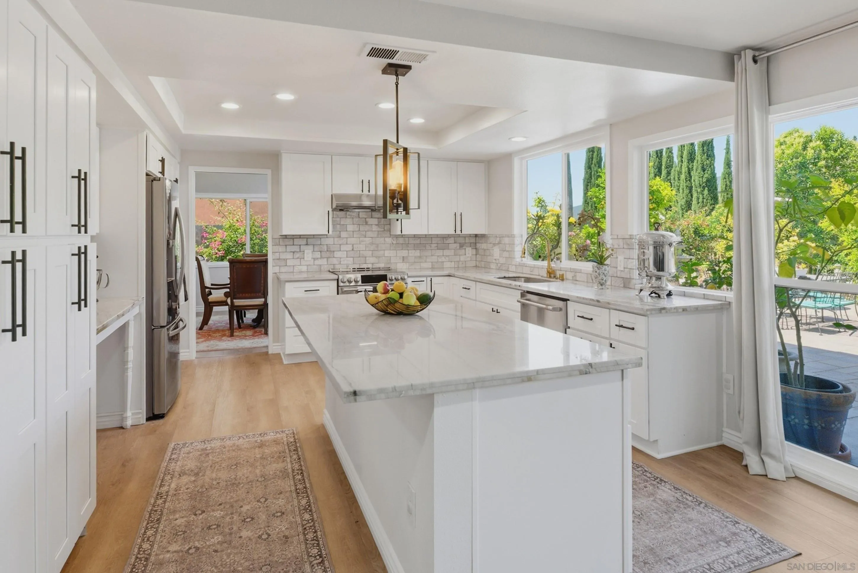 https://cdn.realtyfeed.com/cdn/127/260012497/e2ed4eceeeb161688cb10a7af0d9810c.webp