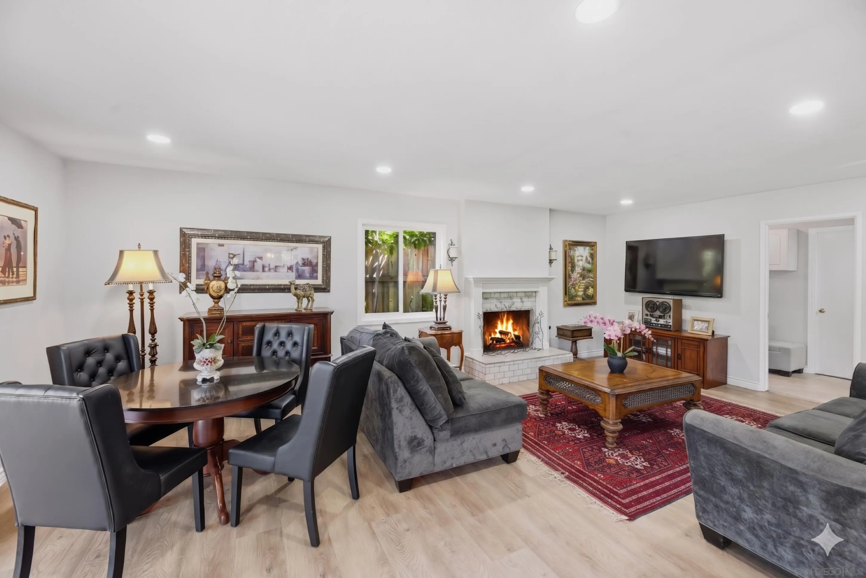 https://cdn.realtyfeed.com/cdn/127/260012497/fca4aade46a711b36f922325baec6f2a.webp