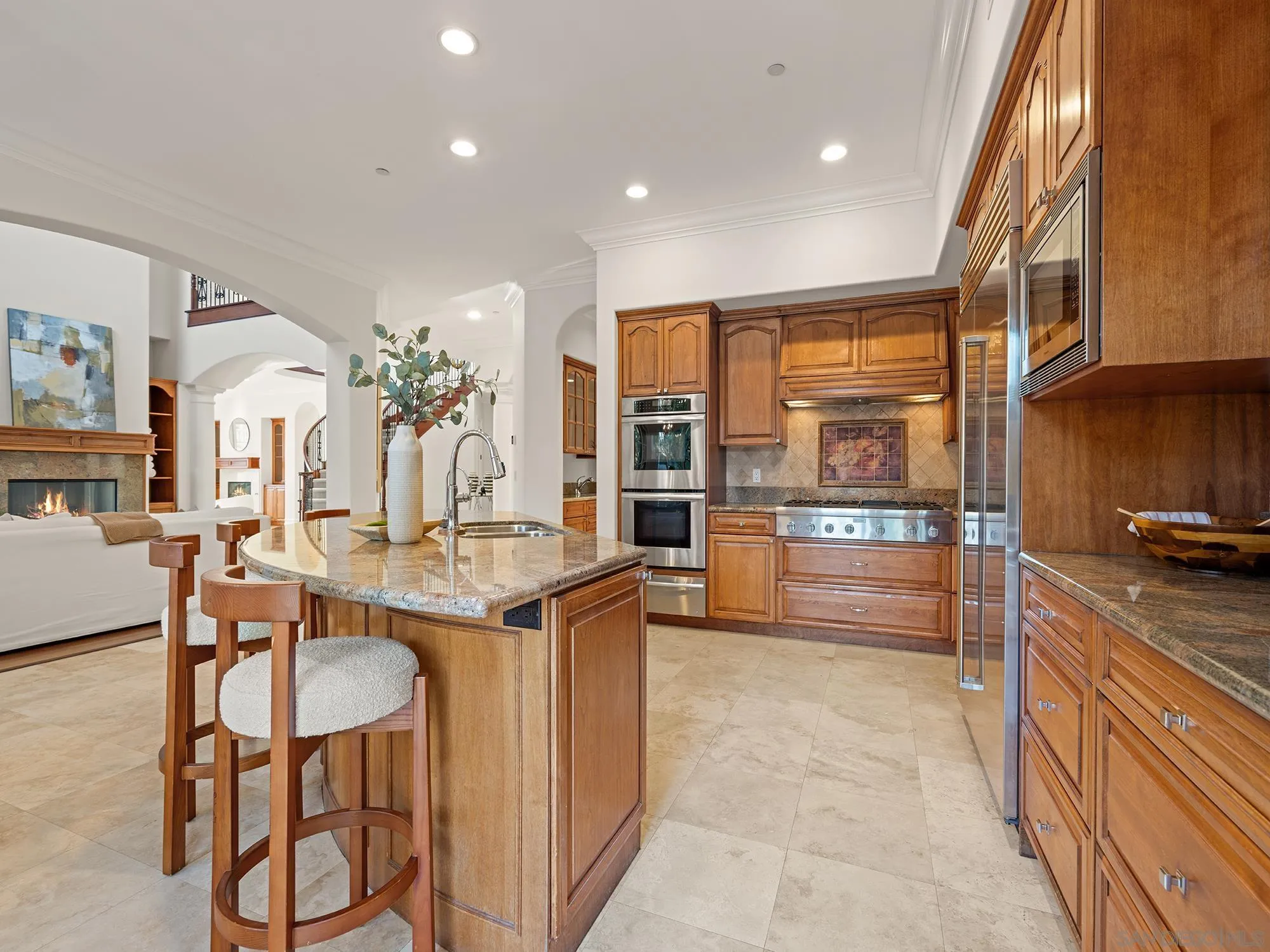 https://cdn.realtyfeed.com/cdn/127/260012499/247c518a4e30923b797302f6df9f4b37.webp