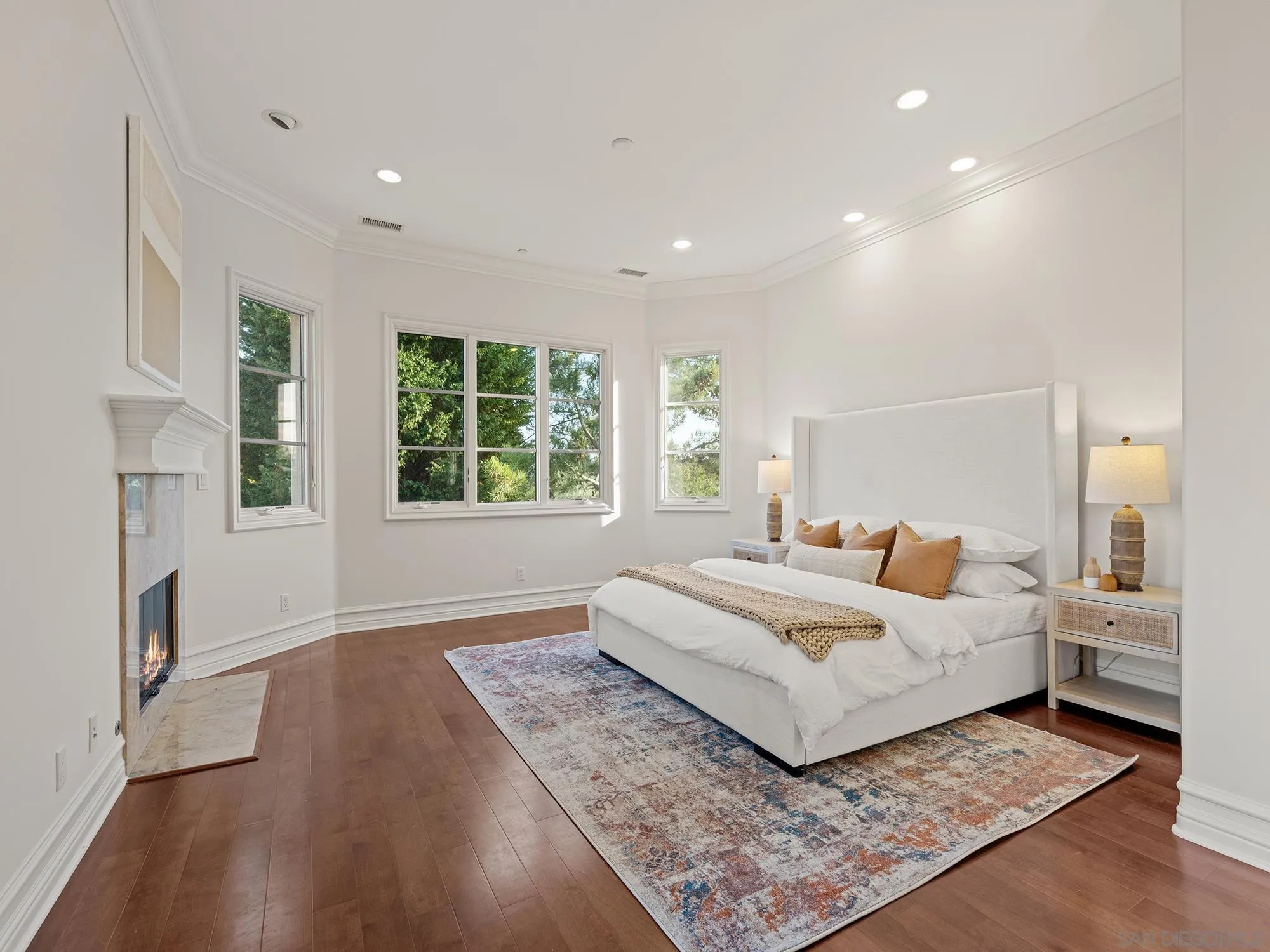 https://cdn.realtyfeed.com/cdn/127/260012499/304d12131493616df06ee4f85c1e7673.webp