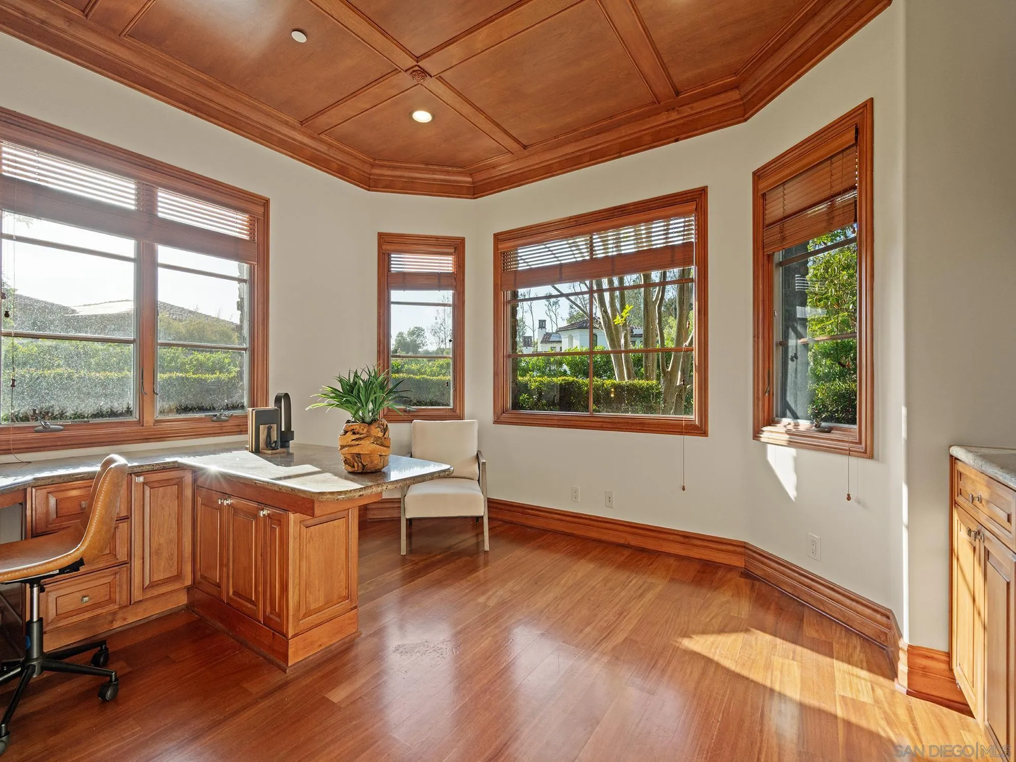 https://cdn.realtyfeed.com/cdn/127/260012499/3eeeeb85c7944c6aedbe801db4ad2442.webp