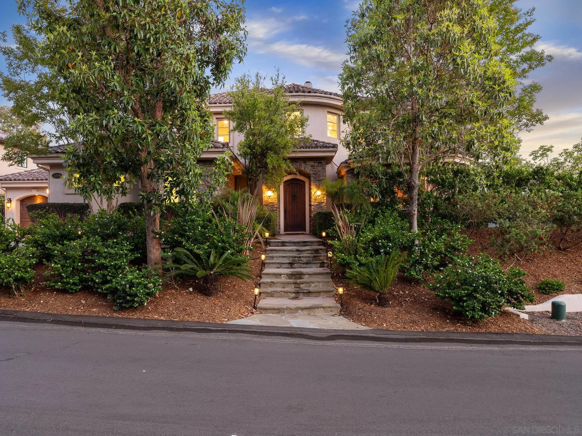 https://cdn.realtyfeed.com/cdn/127/260012499/515c540d08a774fcacfec210c7203f4c.webp
