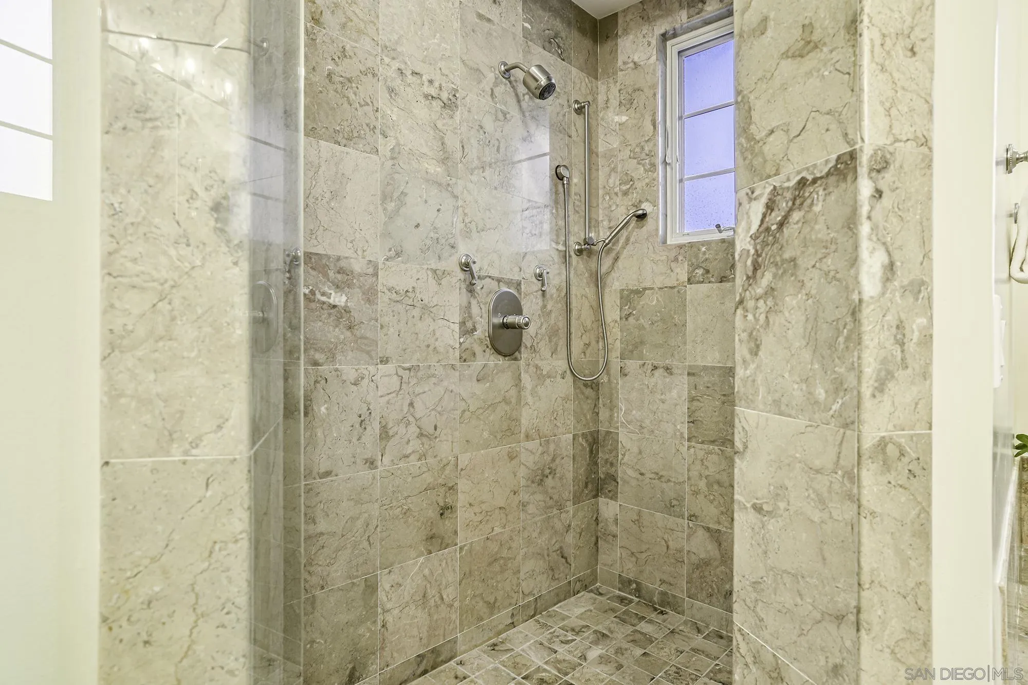 https://cdn.realtyfeed.com/cdn/127/260012499/629e08ce9cac421edcc1a36b74dce2cf.webp