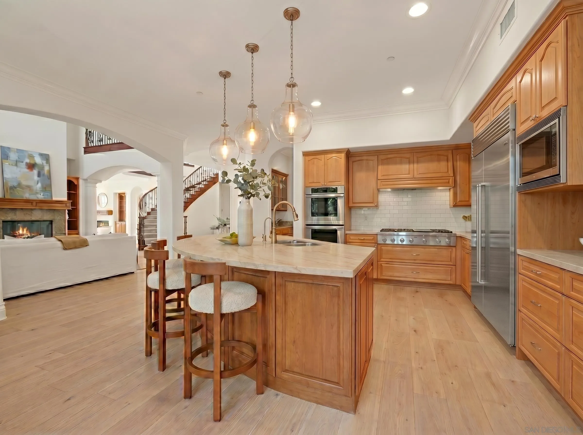 https://cdn.realtyfeed.com/cdn/127/260012499/77fbba2d27dc822f3d5855947f628b16.webp