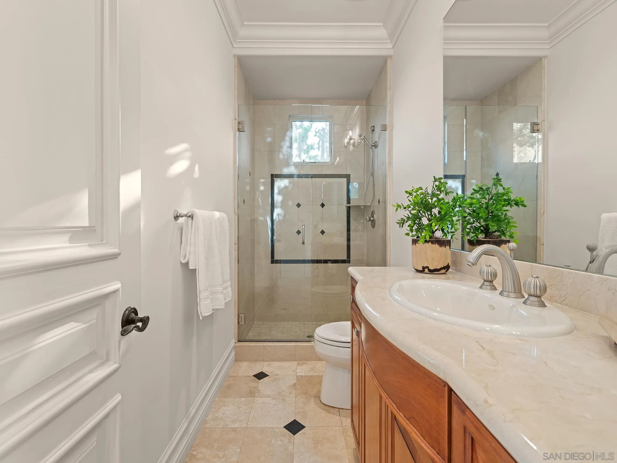 https://cdn.realtyfeed.com/cdn/127/260012499/7940f93ea9d56483e6933494a88942bf.webp