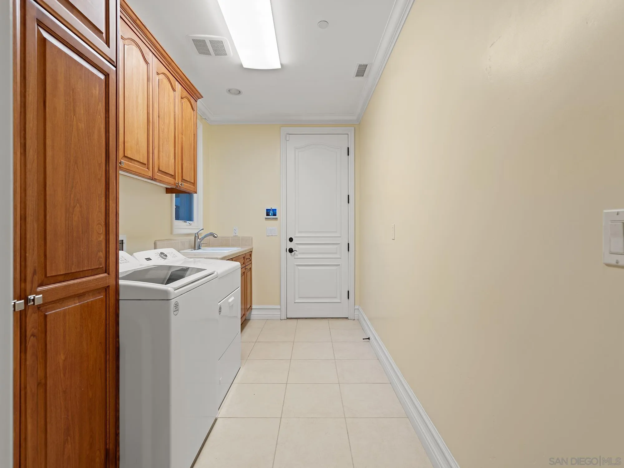 https://cdn.realtyfeed.com/cdn/127/260012499/a7c73fdbfdb59fe685572ebc8541b3e1.webp