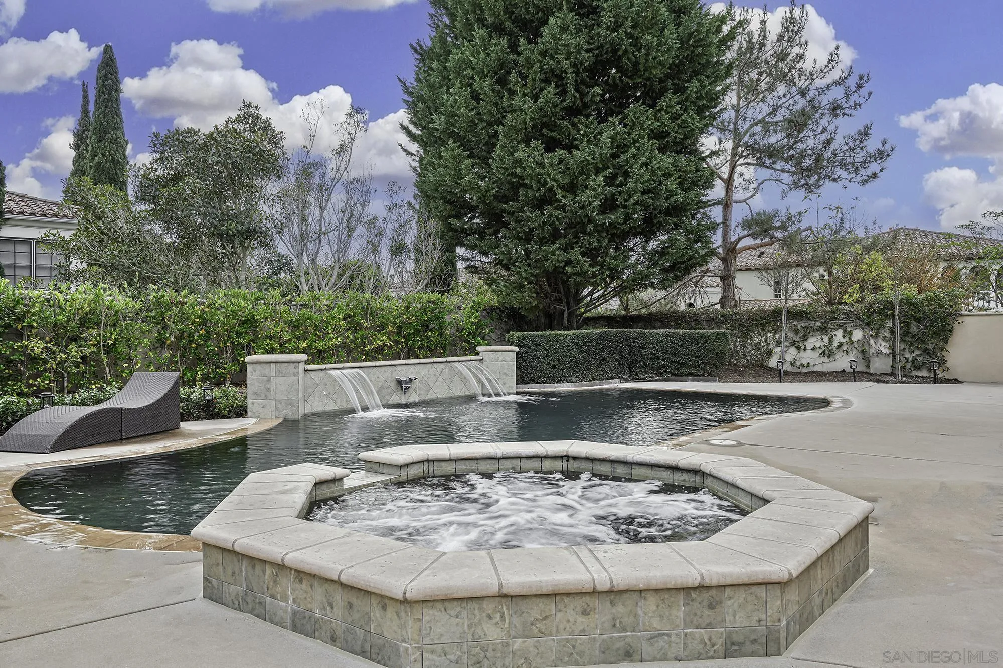 https://cdn.realtyfeed.com/cdn/127/260012499/cdcd74df6c0ab1a9170375ec89a5c858.webp