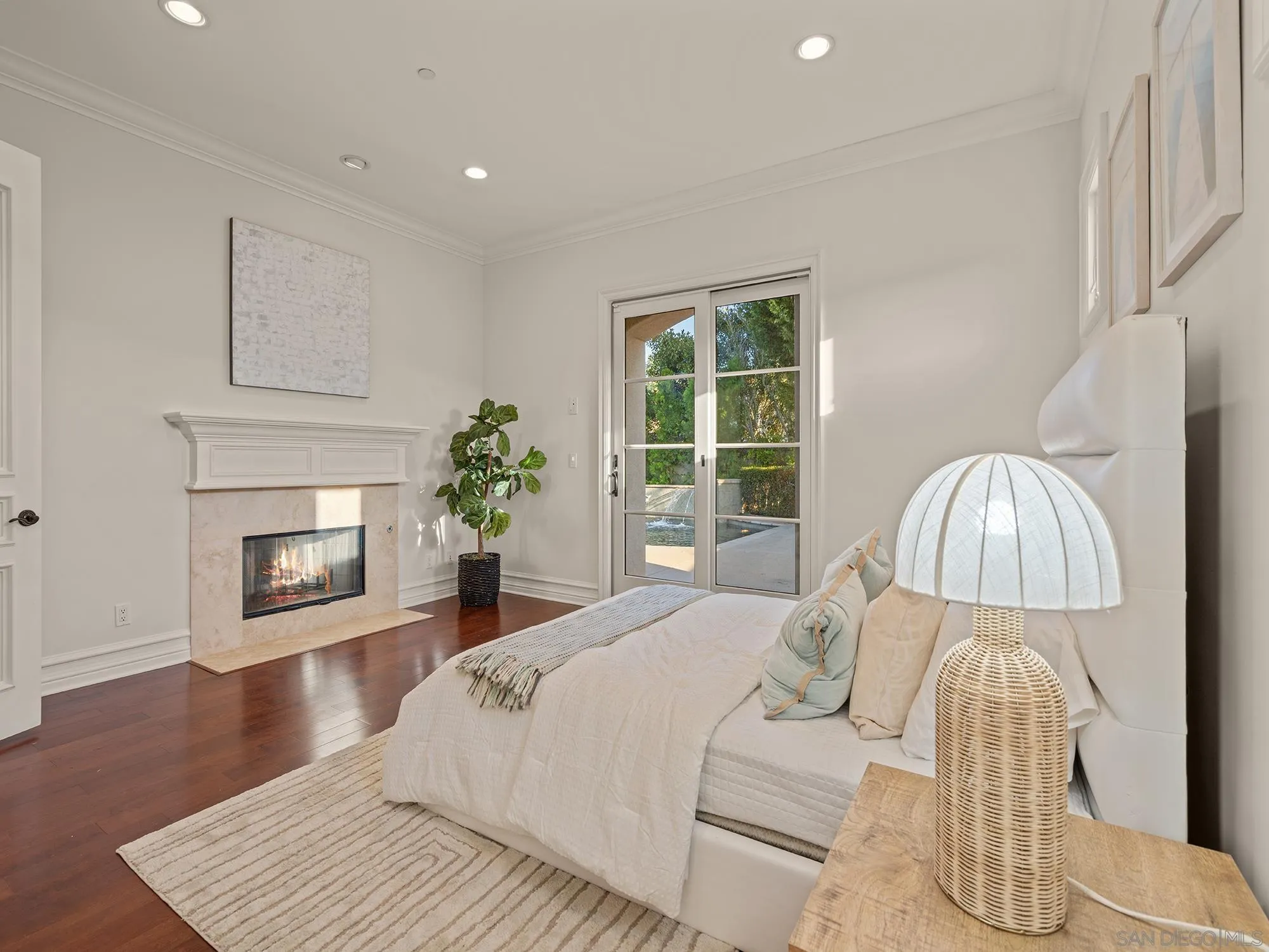 https://cdn.realtyfeed.com/cdn/127/260012499/cfbe28e4026e9ad9127f96953e94341e.webp