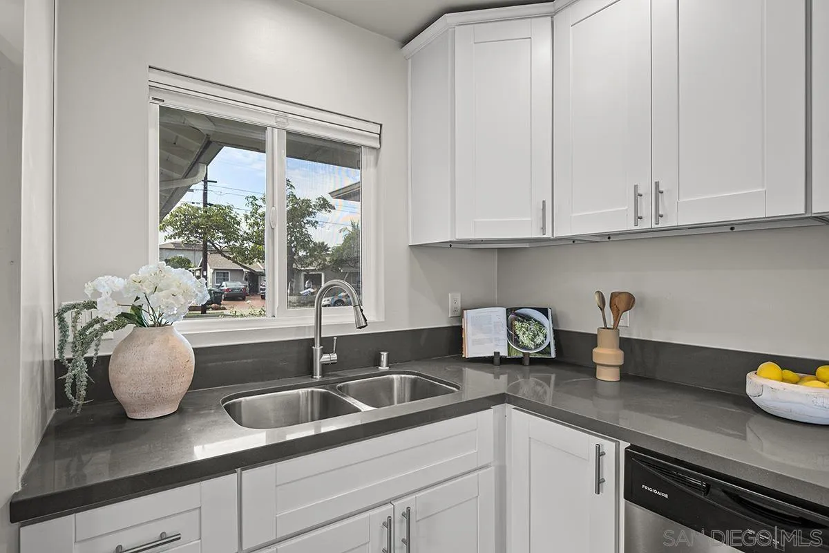 https://cdn.realtyfeed.com/cdn/127/2600125/54bf8abf7e6b1b2b2730557967848605.webp