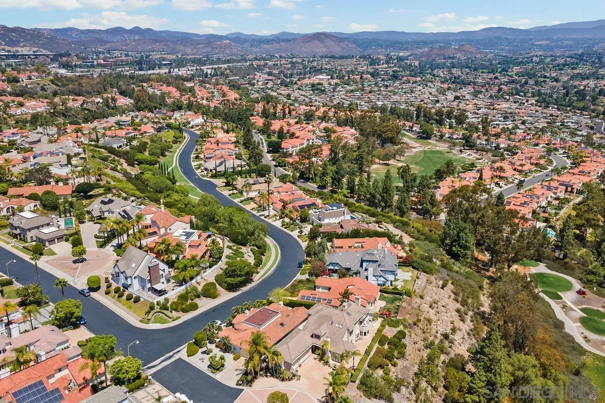 https://cdn.realtyfeed.com/cdn/127/260012504/171e54ab70a13492c67095699b903f99.webp