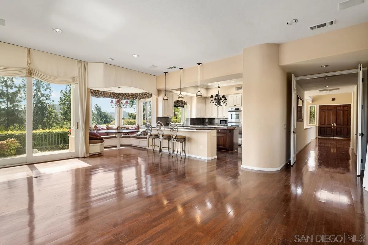 https://cdn.realtyfeed.com/cdn/127/260012504/71b8ef41506f5285632c0be73dfe2c07.webp
