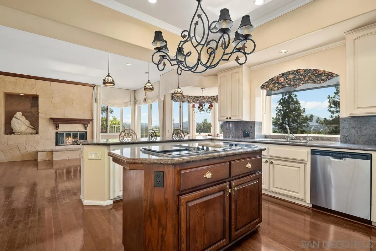 https://cdn.realtyfeed.com/cdn/127/260012504/8a04cb14ca0dc60ed6366cf2ebcf57f7.webp