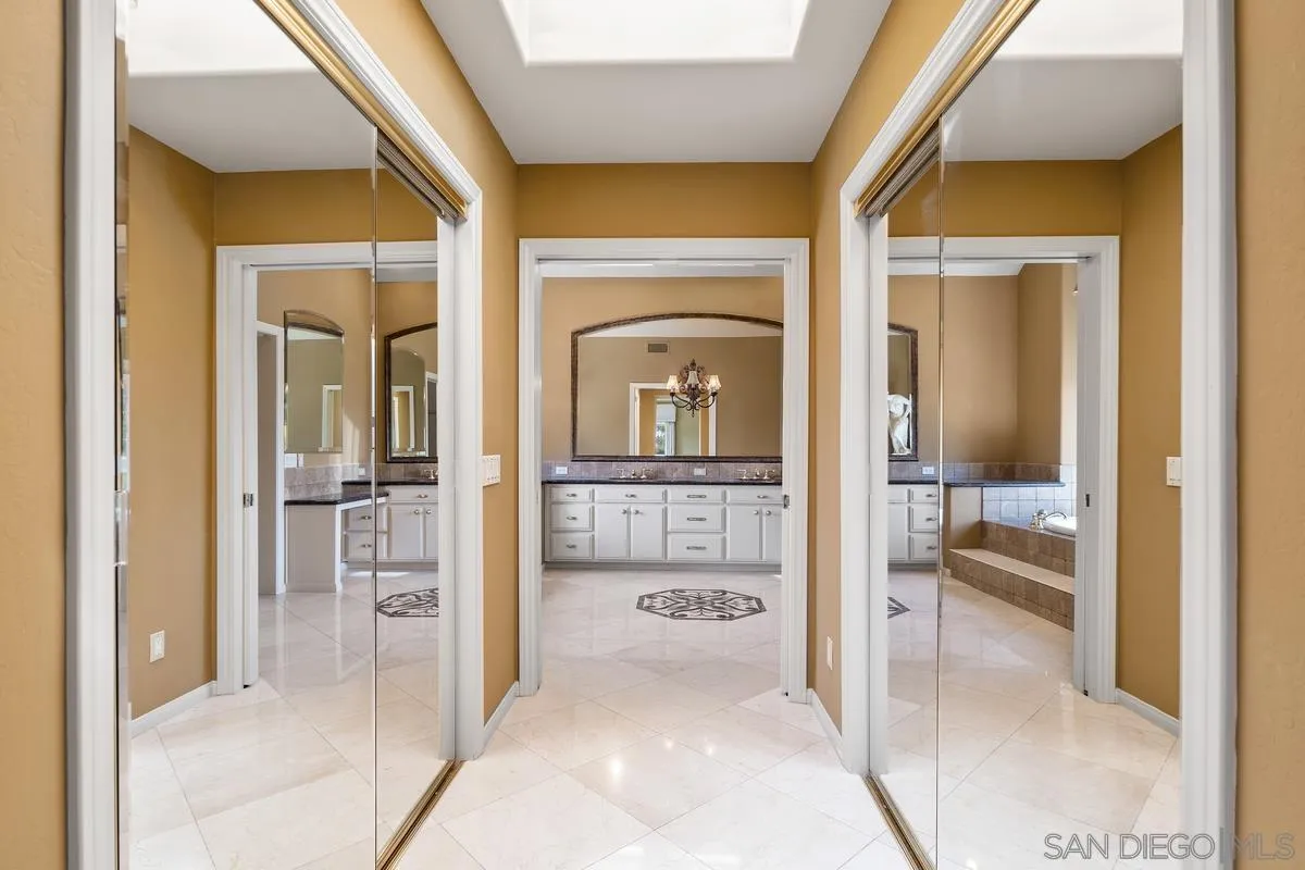 https://cdn.realtyfeed.com/cdn/127/260012504/ccfb1552cb687bc5f70ccb50be5dd691.webp