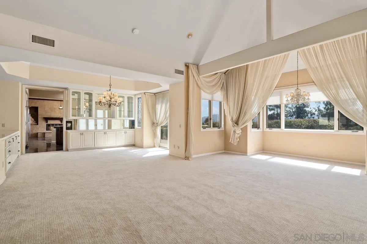 https://cdn.realtyfeed.com/cdn/127/260012504/ed24a9a8f78f8f222c21fbdde9984369.webp