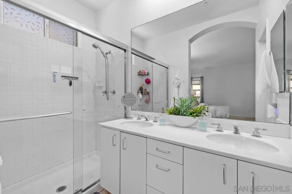https://cdn.realtyfeed.com/cdn/127/260012507/018fa02358177560cbd8abcb8babe07d.webp