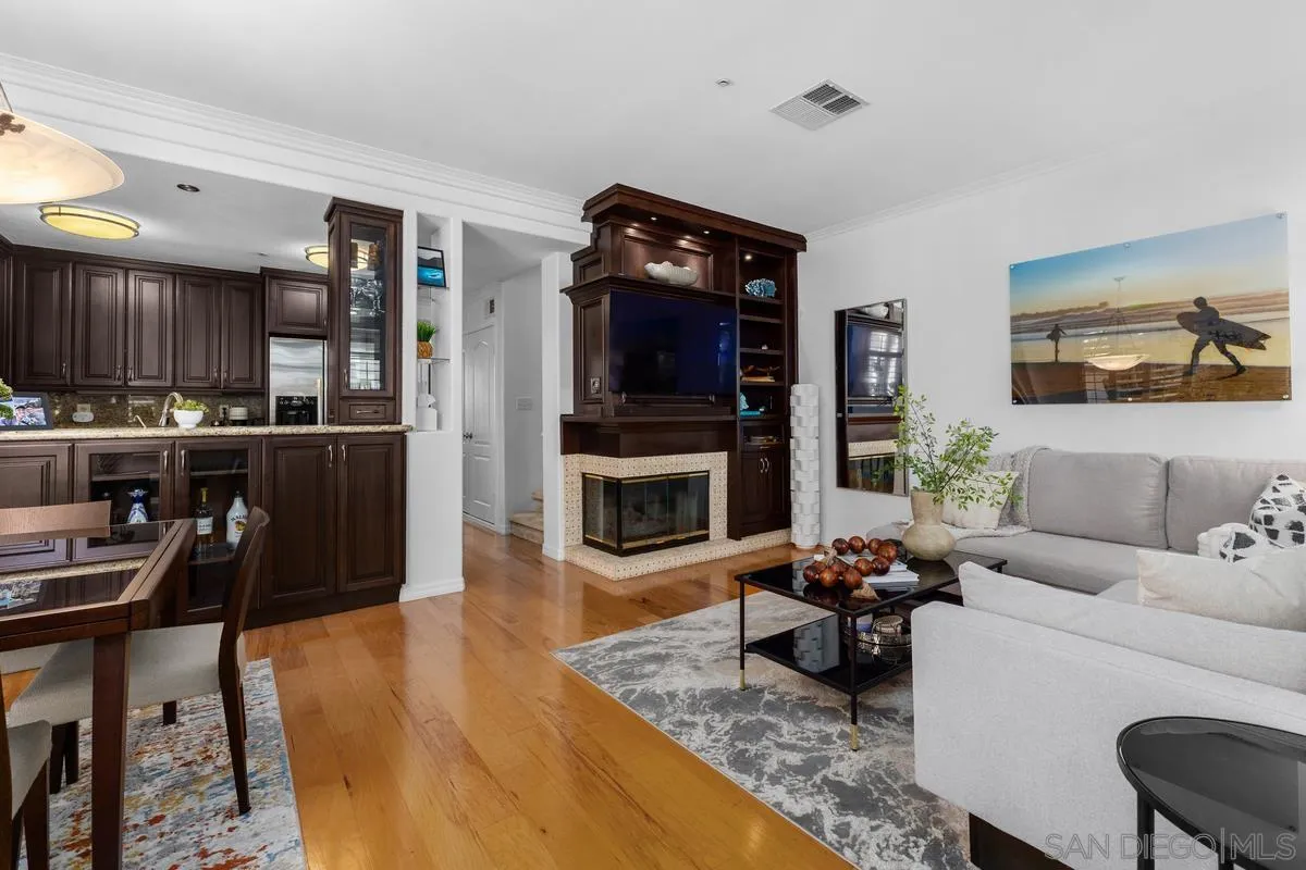https://cdn.realtyfeed.com/cdn/127/260012507/40d5e251d8bf43d638d282fee6ad434e.webp