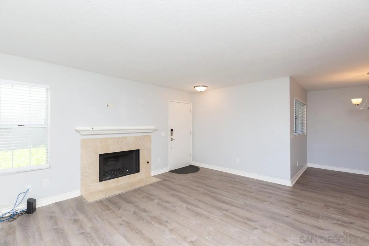 https://cdn.realtyfeed.com/cdn/127/260012508/1fb3fffb16721e43673150b8cc6d1b40.webp